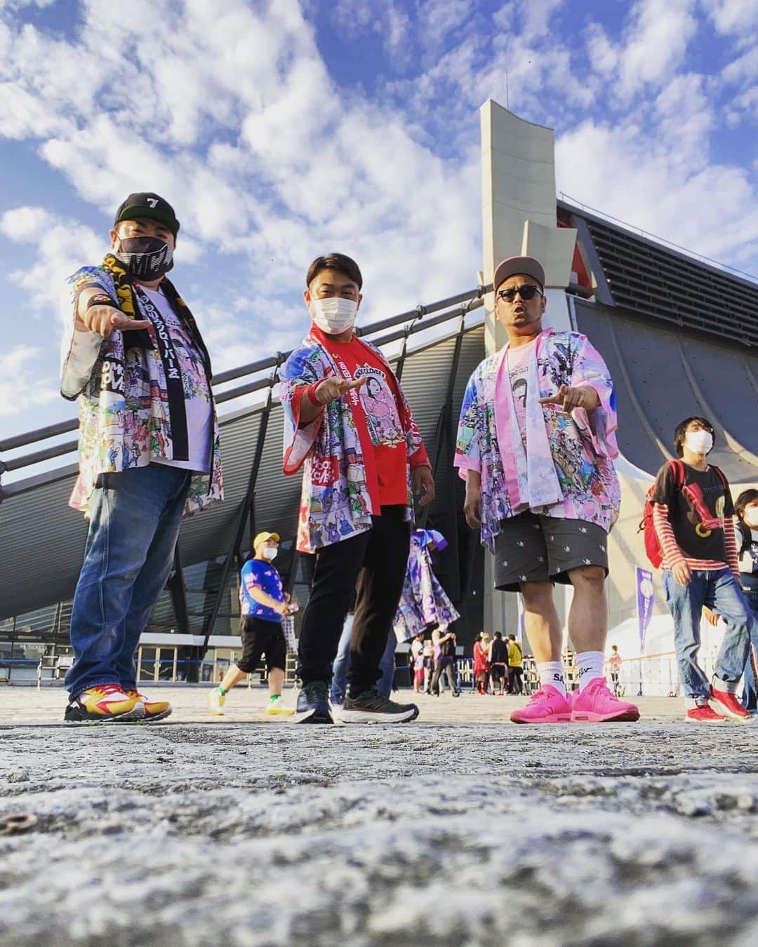 のインスタグラム：「代々木無限大記念日  ももいろクローバーZ   15th Anniversary  23.5.16 代々木第一体育館  #塚地武雅 さん #ともなりさん #mcz15th #佐々木彩夏 #百田夏菜子 #玉井詩織 #高城れに」