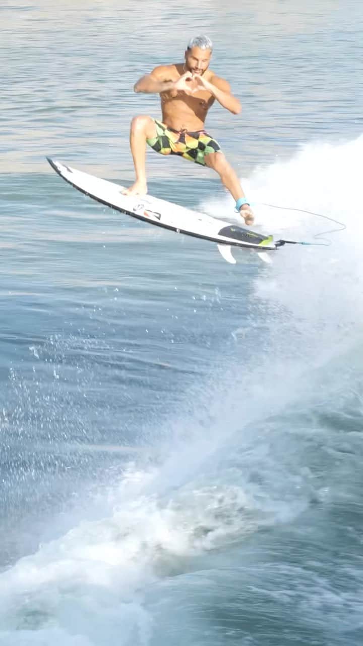 イタロ・フェレイラのインスタグラム：「Pra geral que curte surf 🫶」