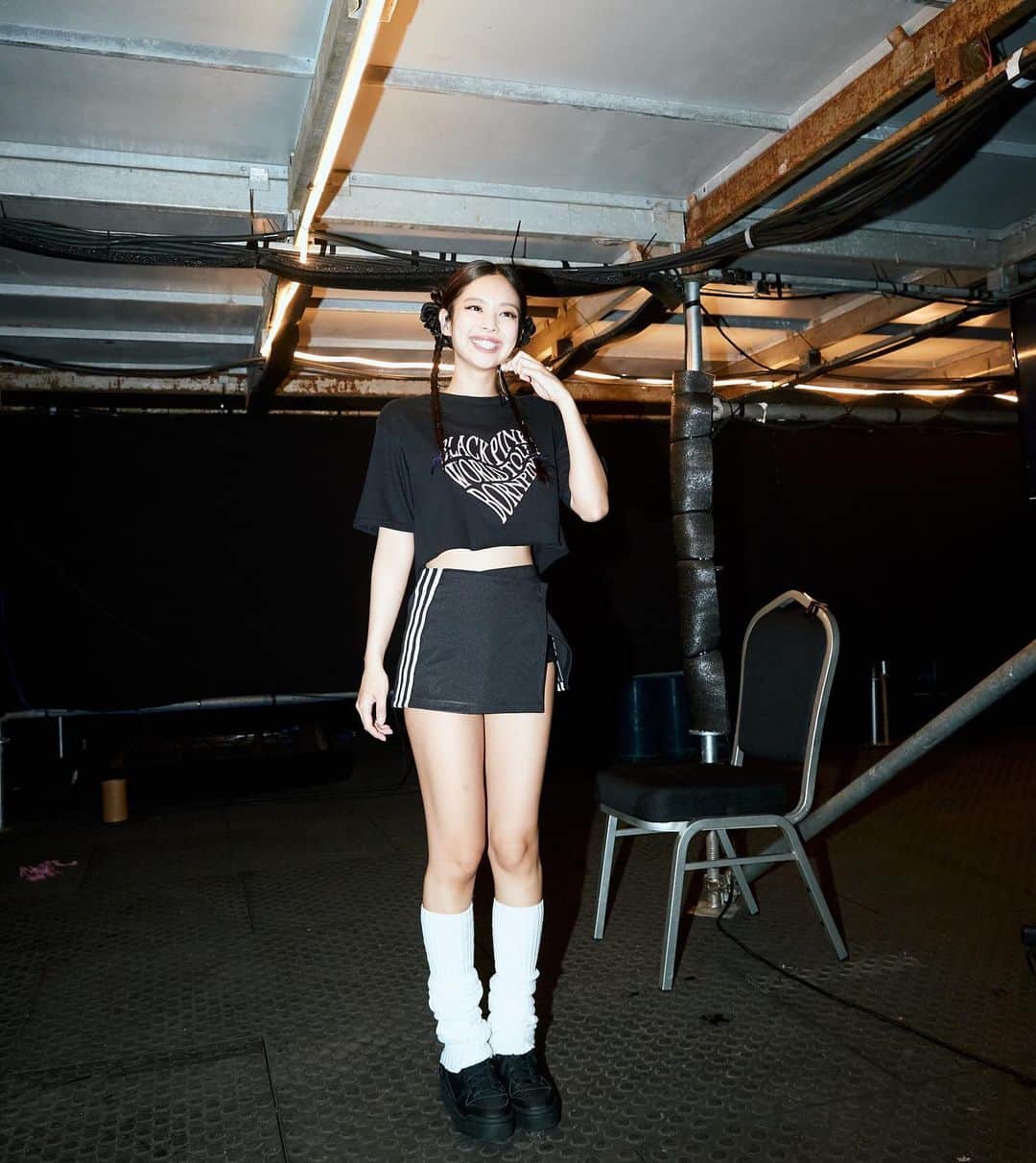 ジェニーのインスタグラム：「Singapore 🖤」