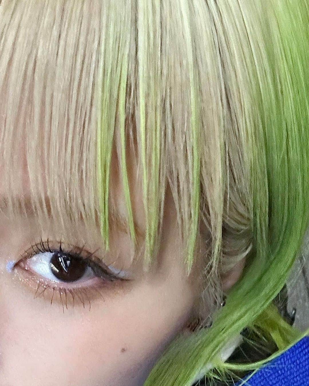 坂美来乃さんのインスタグラム写真 - (坂美来乃Instagram)「この髪色超可愛かったのに、染めた直後に親知らず抜歯したのでまともな写真が全然ありません😔♻️ そして実は今全然違う髪の毛をしています、ソワソワしてます🪼🪼🪼」5月22日 21時03分 - rockbq69