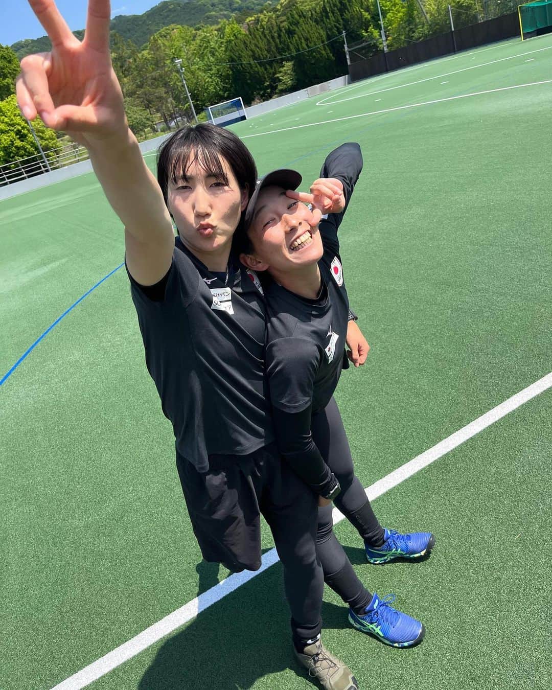 のインスタグラム：「😎＋👨🏽‍🦱＝🔥🤪🤩 #中村と田中 #ゴール裏では秘密の話がいっぱいの2人 #助け合いのプロ🤝🏼」