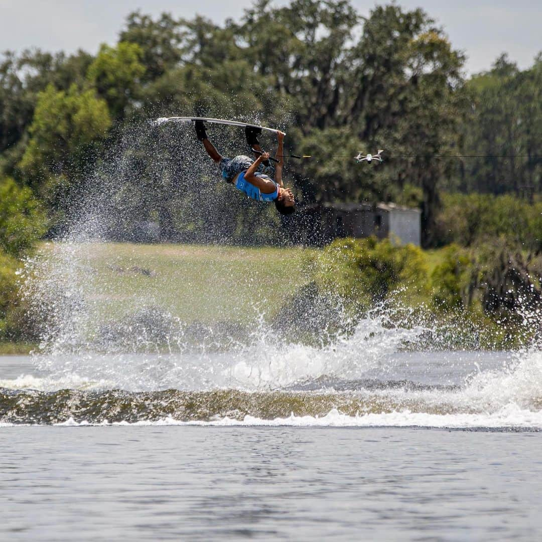 手塚翔太さんのインスタグラム写真 - (手塚翔太Instagram)「Finished 6th at first stop of @supra_boats @prowakeboardtourofficial 🔥 Didn’t rode great at finals but still had lots of fun and looking forward another great season😎🤘🏻 Thanks to everyone who supported🙏🏻  📷: @jeffshotthat」5月22日 21時18分 - shotatezuka