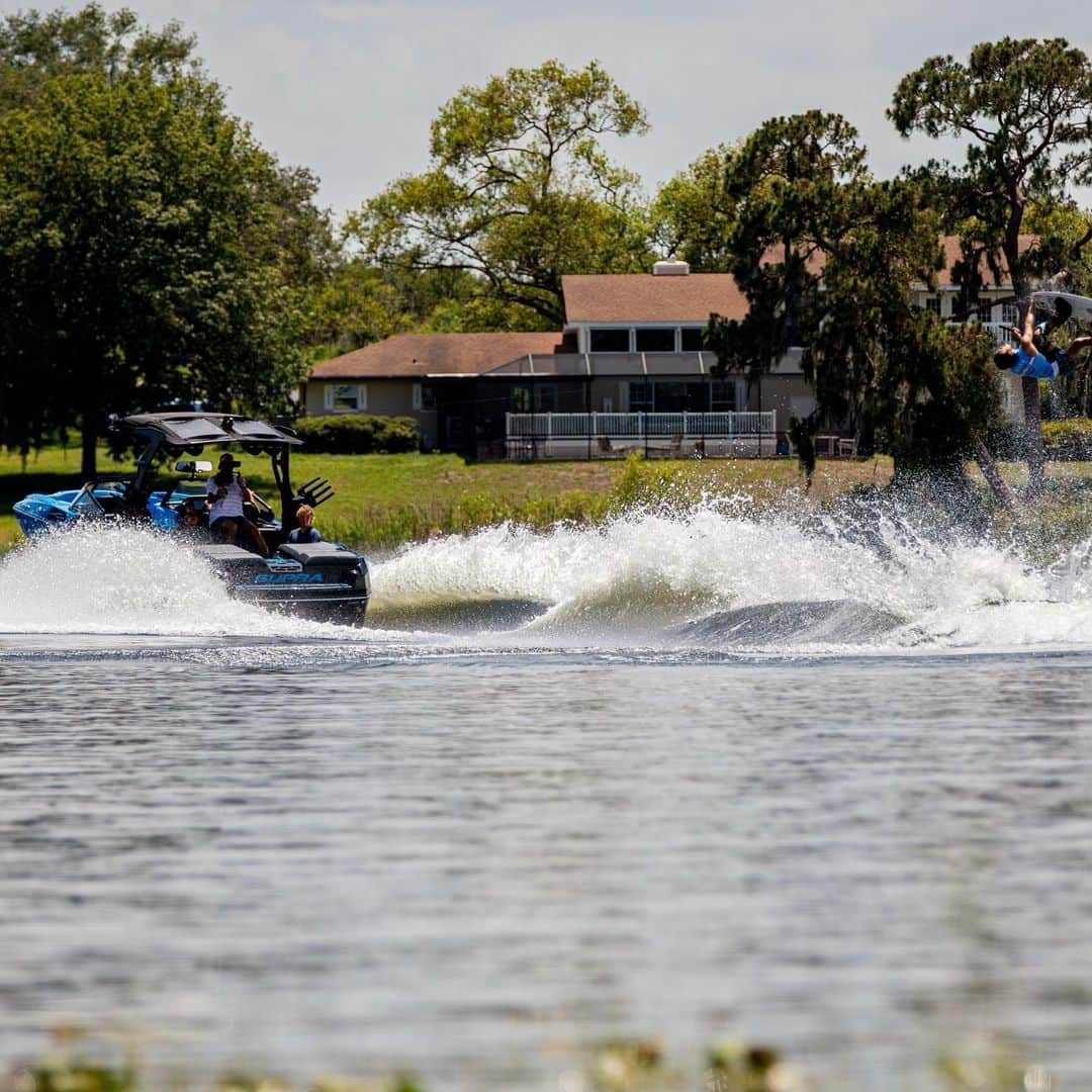 手塚翔太さんのインスタグラム写真 - (手塚翔太Instagram)「Finished 6th at first stop of @supra_boats @prowakeboardtourofficial 🔥 Didn’t rode great at finals but still had lots of fun and looking forward another great season😎🤘🏻 Thanks to everyone who supported🙏🏻  📷: @jeffshotthat」5月22日 21時18分 - shotatezuka