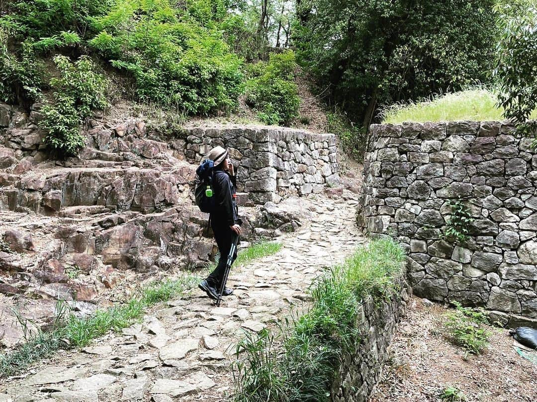 三隅有里子のインスタグラム：「* 先日の登山の話⛰ 初めての金山（太田市）難攻不落と言われた金山城跡もあり、なんだかワクワクする景色が広がっていました。 山ごとに違った魅力がありますね。 次の山が楽しみ。  #登山 #山 #⛰ #mountain #YAMAP #ヤマップ #金山 #新田金山 #八王子丘陵 #太田市 #ニュース #ニュースeye8 #群馬 #gunma  #群馬テレビ #群テレ #gtv #アナウンサー #局アナ #局アナの仕事 #地方局で働くということ #休日 #off」