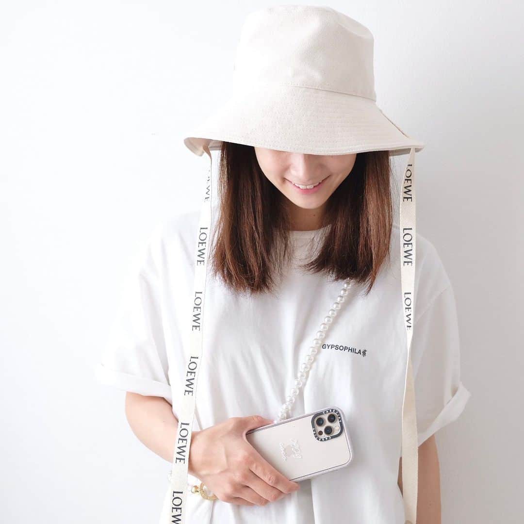 筒井萌子のインスタグラム：「*  　携帯ケース新しくchange𐂂 　@casetify_jp のケースは何度も使ってるけど 　落下しても携帯を守ってくれるから大好きです𓅯 ⸒⸒  　パールのストラップも素敵すぎるෆ 　ファッションのワンポイントにもなって可愛い𖦊  　┈┈┈┈┈┈┈ ❁ ❁ ❁ ┈┈┈┈┈┈┈┈  　#サイベックス #サイベックスメリオ #baby 　#プレママ #出産準備 #生後3ヶ月 #両親学級　 　#プレママ教室 #baby #令和4年ベビー　 　#第一子 #秋生まれベビー #9月生まれ 　#育児日記 #子育て日記 #令和4年ベビー　 　#出産準備 #出産祝い #親子モデル #赤ちゃんモデル 　#ニューボーンフォト #newbornphotography  　#お食い初め #生後100日 #女の子ベビー 　#離乳食 #離乳食準備 #離乳食準備グッズ 　#お宮参り #お宮参りコーデ #お宮参りフォト 　#携帯ケース #casetify」
