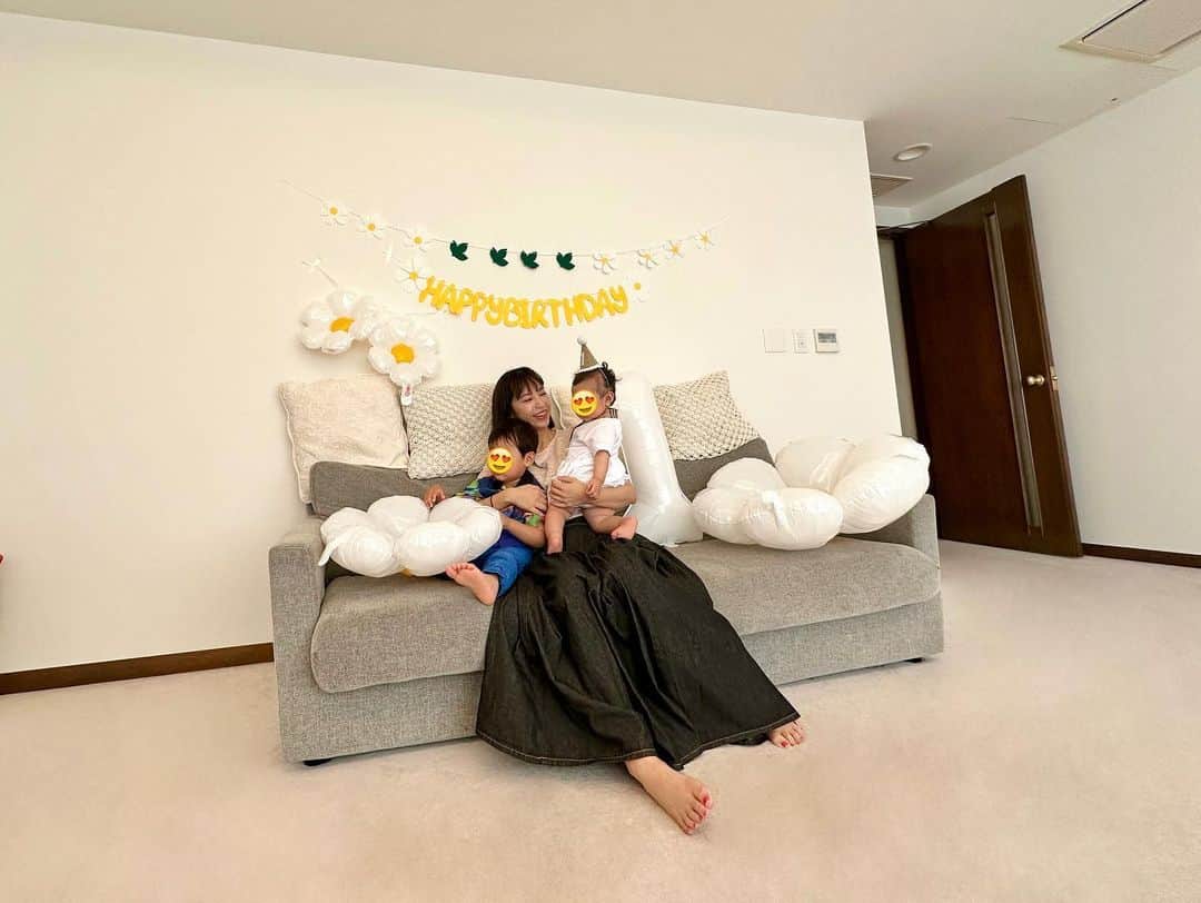 夏江紘実のインスタグラム：「🌼 この間は妹ちゃん1歳のお誕生日でした👶 みるみる成長してもう歩き出しそう🫧 元気よく育ってくれてありがとう♡ 2人とも本当いつもありがとう☺︎🌼 . . 🌼」