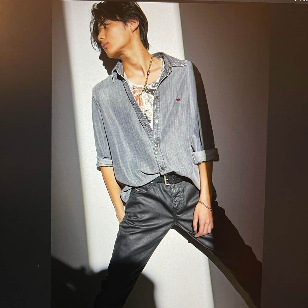 今井竜太郎さんのインスタグラム写真 - (今井竜太郎Instagram)「FINEBOYS ONLINE  ~DIESEL WATCHES & JEWELRY~ のオンラインページが本日アップされました🥳  カッコよくて派手な時計やネックレス、リング、お洋服、シューズなど沢山着れてほんとに幸せでした✨  皆さんも素敵なアイテム達と出会えますように☺︎☺︎😊是非見て下さい🫡  @fineboys_jp  @diesel」5月22日 21時44分 - ryutaro__imai