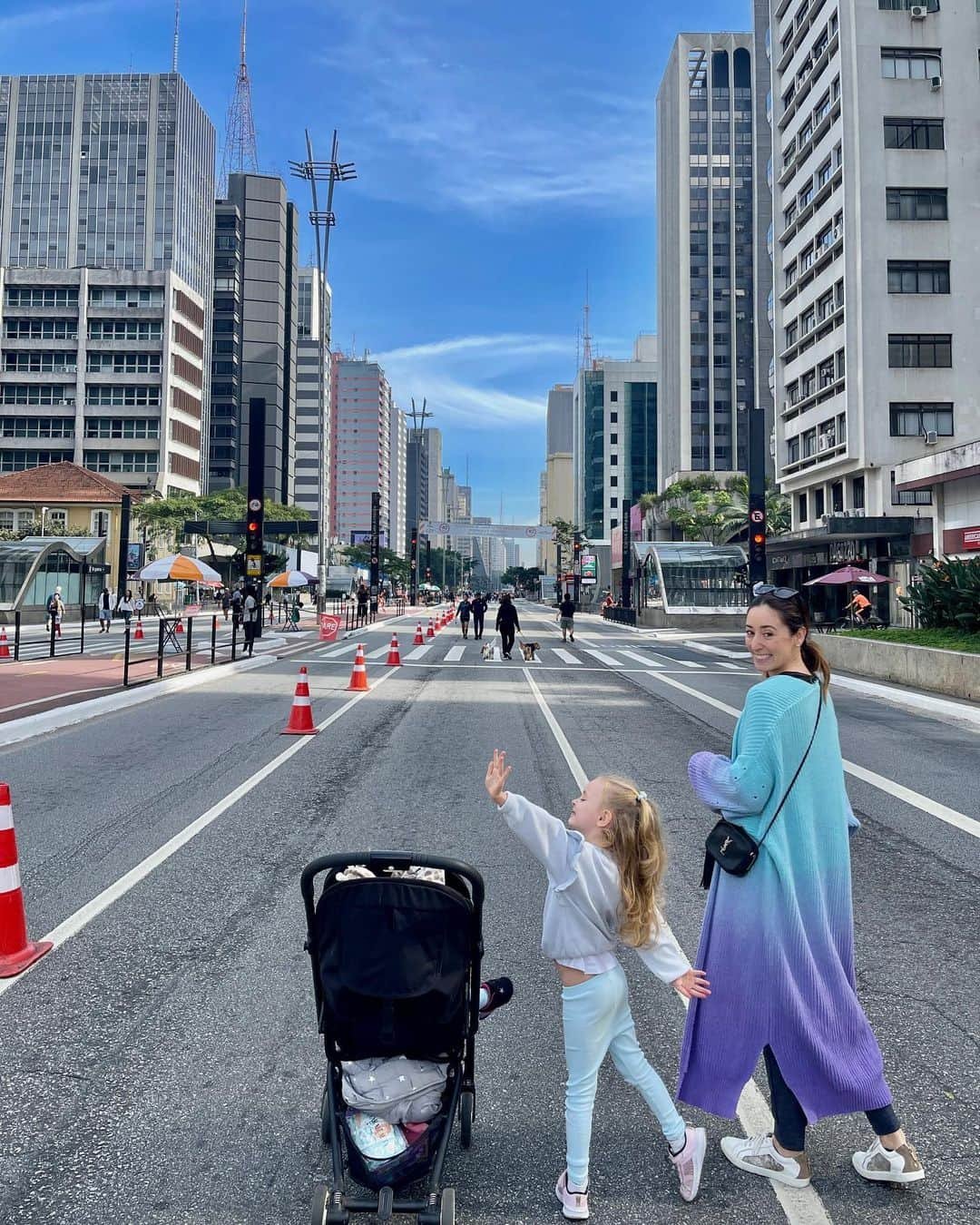 太田エイミーさんのインスタグラム写真 - (太田エイミーInstagram)「Avenida Paulista on a Sunday   日曜日は歩行者天国❤️」5月22日 21時37分 - amyota