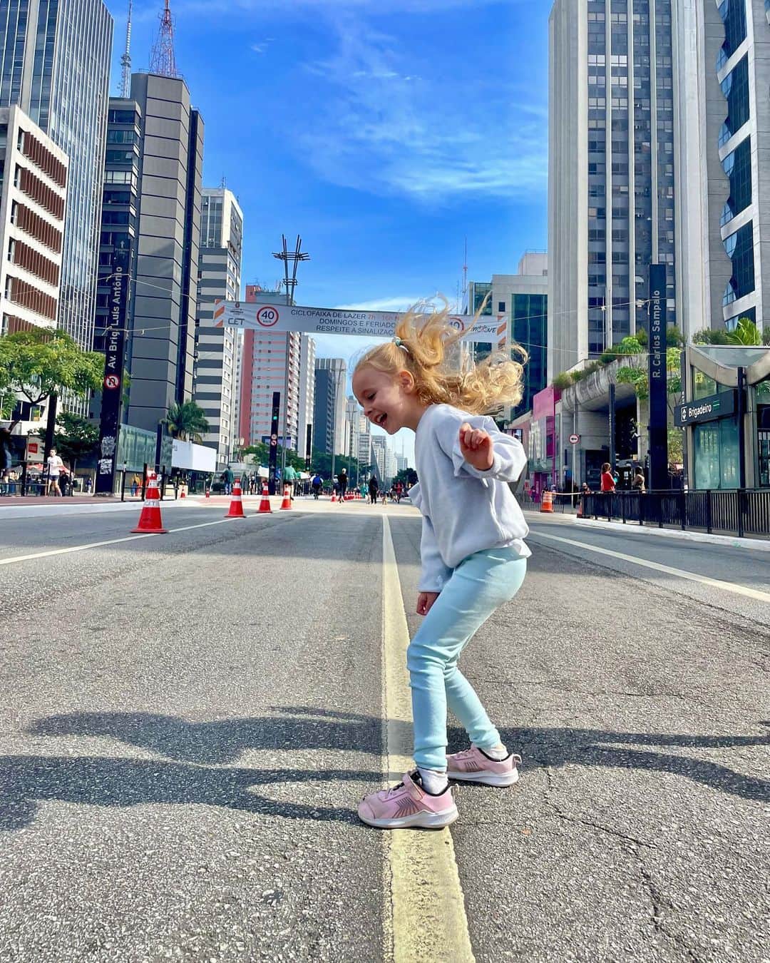 太田エイミーのインスタグラム：「Avenida Paulista on a Sunday   日曜日は歩行者天国❤️」