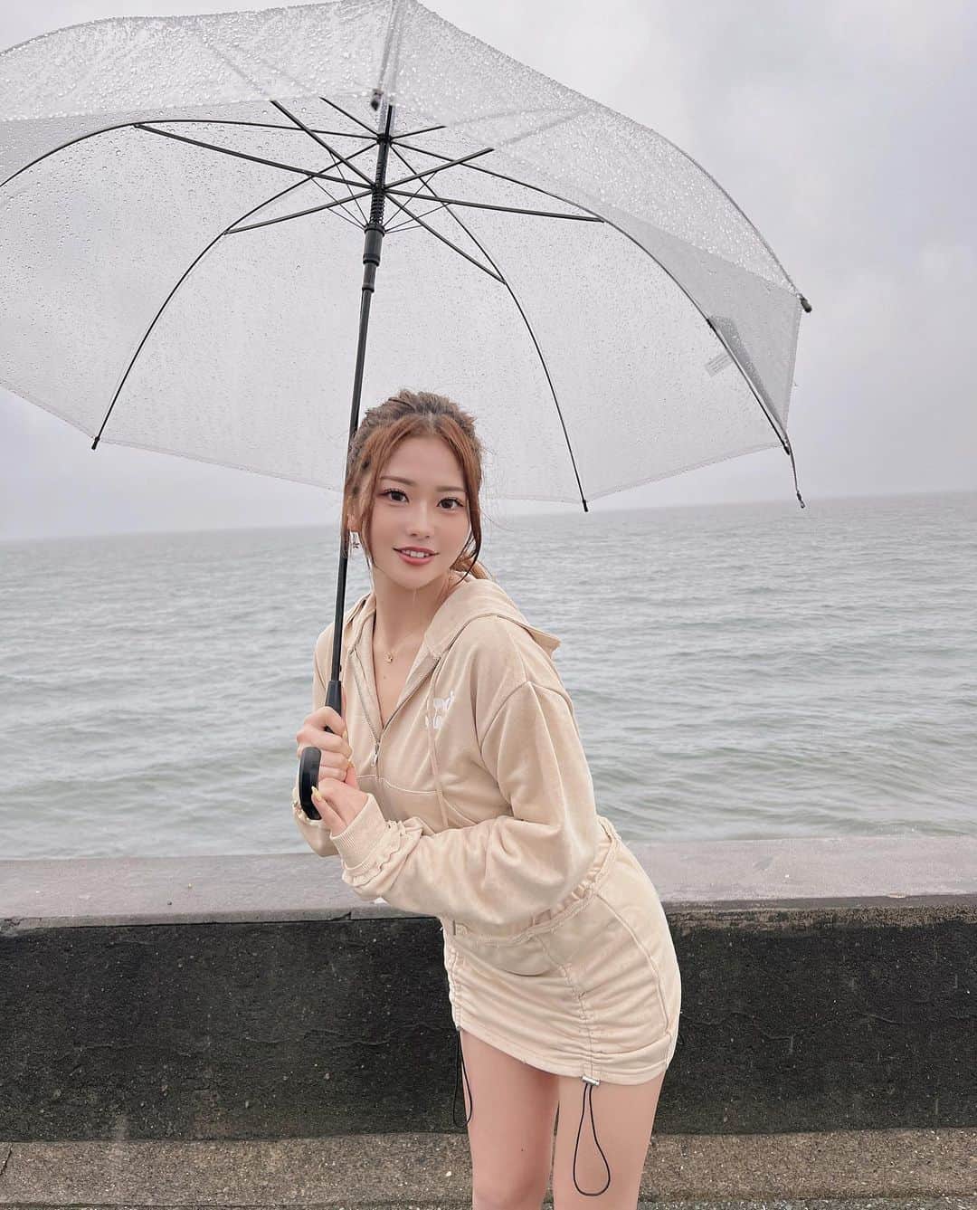 やしろななさんのインスタグラム写真 - (やしろななInstagram)「雨の日☔️ ちょろっと七里ヶ浜にカレー食べに行った🍛」5月22日 21時52分 - 8467_0