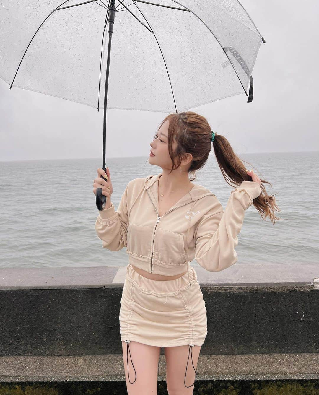 やしろななさんのインスタグラム写真 - (やしろななInstagram)「雨の日☔️ ちょろっと七里ヶ浜にカレー食べに行った🍛」5月22日 21時52分 - 8467_0