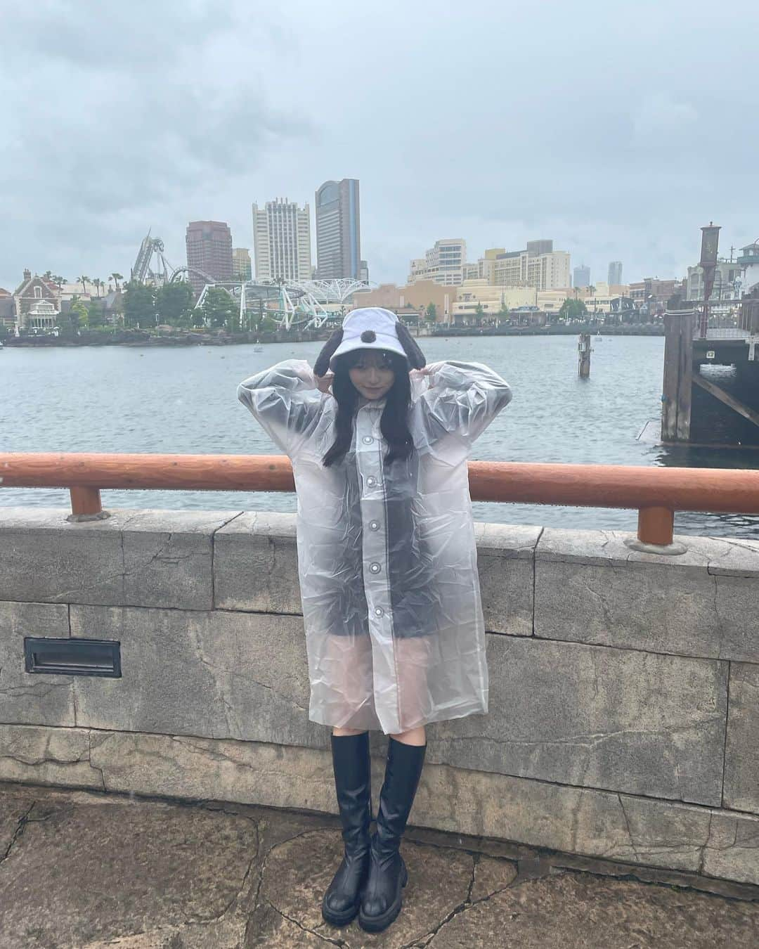 高鶴桃羽さんのインスタグラム写真 - (高鶴桃羽Instagram)「雨ユニバは乗り物乗り放題🎢🫶  #ユニバーサルスタジオジャパン #ユニバ #スヌーピー #遊園地 #usj」5月22日 21時51分 - momoha2003523