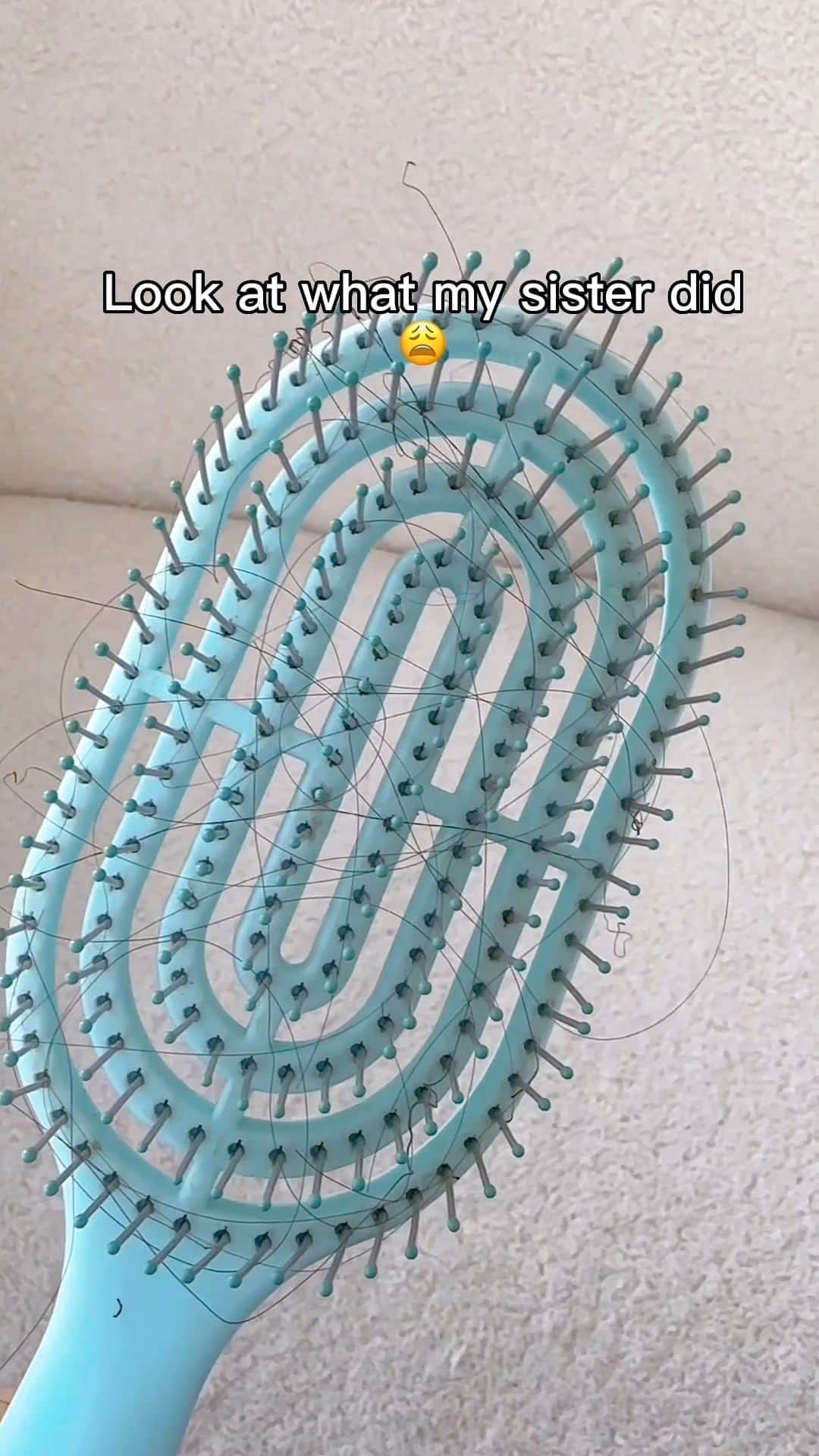 SHEINのインスタグラム：「Knot your average haircare! 😉 Our self-cleaning brush detangles with the push of a button for no muss & no fuss ✨   🔎12401012  #SHEIN #SHEINforAll #SHEINstyle #fashion #chic #saveinstyle」