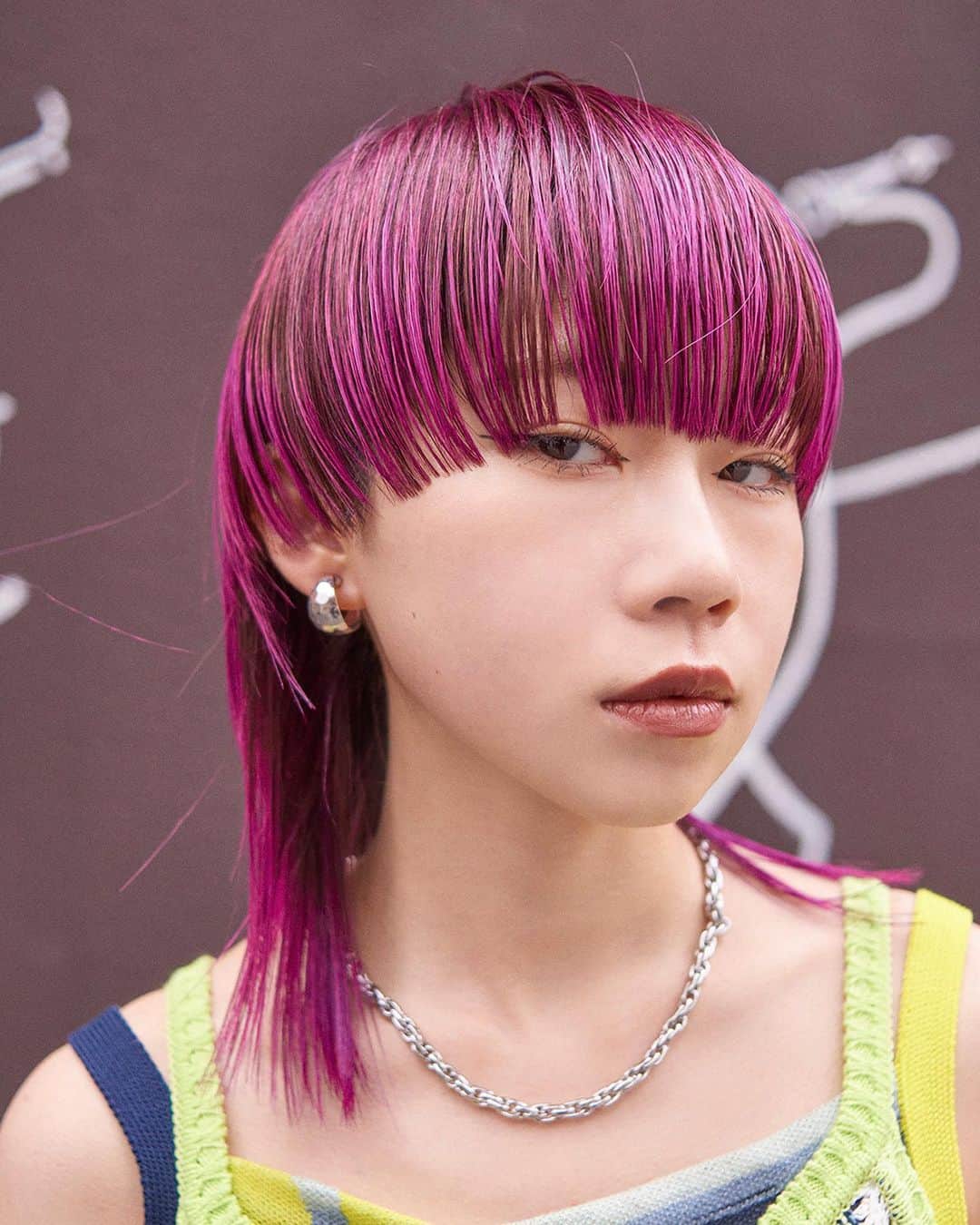 NYLON JAPANさんのインスタグラム写真 - (NYLON JAPANInstagram)「WELLA(@wellapro_japan )とNYLON JAPANの４号連続スペシャルコラボ企画！ 第3弾は大阪エリアのitサロンをクローズアップ。 WELLAのヘアカラーを使って、春夏のトレンドヘアを紹介するよ♡ 🔗 https://www.nylon.jp/wella2305  1.  Hair Stylist：Yuusuke Kurono  @kurono_yuusuke Model：Mina Sunada @icecreamina from @MODEKS_PRESS  2.  Hair Stylist：Daisuke Terushita @daisuke_terushita Model：Coco Sakuma @cocosakuma from @CAF.HAIR  3.  Hair Stylist：Maika Fujie @beau_maika Model：Chisato @chisato__42 from @BEAU_PRESS  4. Hair Stylist：Megumi  @spec_megumi Model：Karen Kinoshita @ka_ll_ren from @MIMI.SPECHOLDER  5. Hair Stylist：Daichi Fujitani @kev_0_8 Model：Fuka Watano @hahif8dy from @SI__HAIR  6. Hair Stylist：Shigetoshi Yamashiro @gien_yamashiro21 Model：CHIEMI BURUNA NISIMURA @bruna__0105 from @GIEN_GROUP  #WELLA #ウエラ #ヘアカラー #NYLONJAPAN #NYLON #nylonjapan #nylonjp #caelumjp #caelum #nylon #wella #ウエラプロフェッショナル #wellaprofessional #美容師  #ウエラ #コレストン #イルミナカラー #4ウィークプログラム #ルミナススプレー #カラーモーション #ヘアカラー #大阪サロン #兵庫サロン #福岡サロン  #滋賀サロン」5月29日 18時00分 - nylonjapan