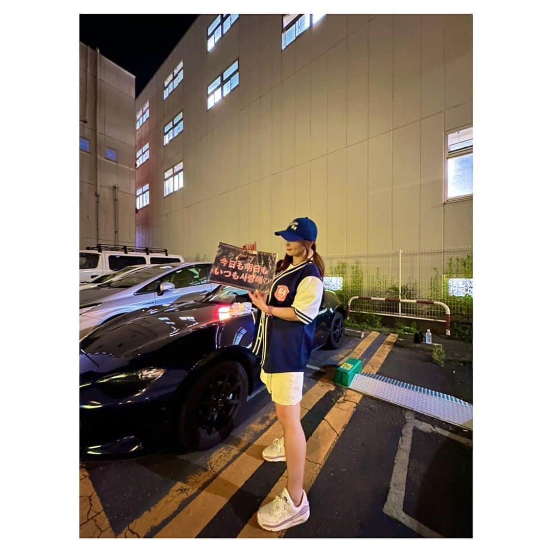 白石茉莉奈さんのインスタグラム写真 - (白石茉莉奈Instagram)「4thにつづき5thも最高だった…🥺 イベント出るために曲編しまくったあの頃が懐かしい……😭 パラリンとTWICEナイトで踊った曲が沢山！！✨✨  声出しも出来るようになってたし、スタジアム全員からメンバーにサプライズでFeel special合唱したり…全てが最高でした。😢❤️  久しぶりに自分のライブでもFeel specialやりたくなった🎤💕  追加公演も発表されて、年末だしかなり弾丸になるけど当たったら行きたい気持ち……🥺💗  #TWICE #READYTOBE #TWICE_5TH_WORLD_TOUR」5月22日 13時04分 - marina_shiraishi_official