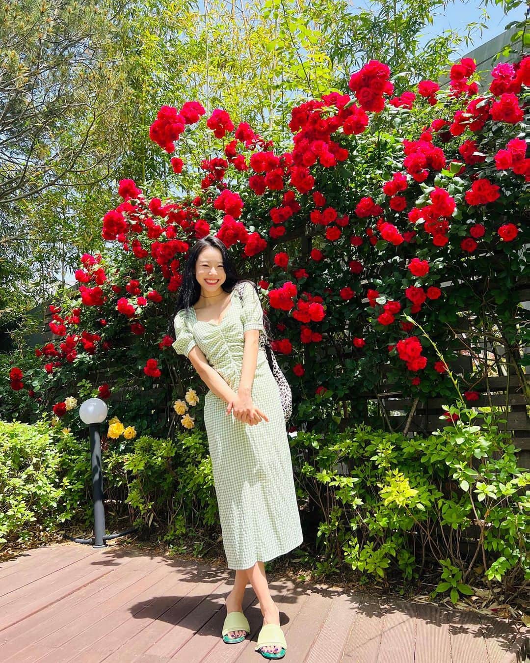 イ・シウォンさんのインスタグラム写真 - (イ・シウォンInstagram)「5월, 장미의 계절」5月22日 13時31分 - seethewon