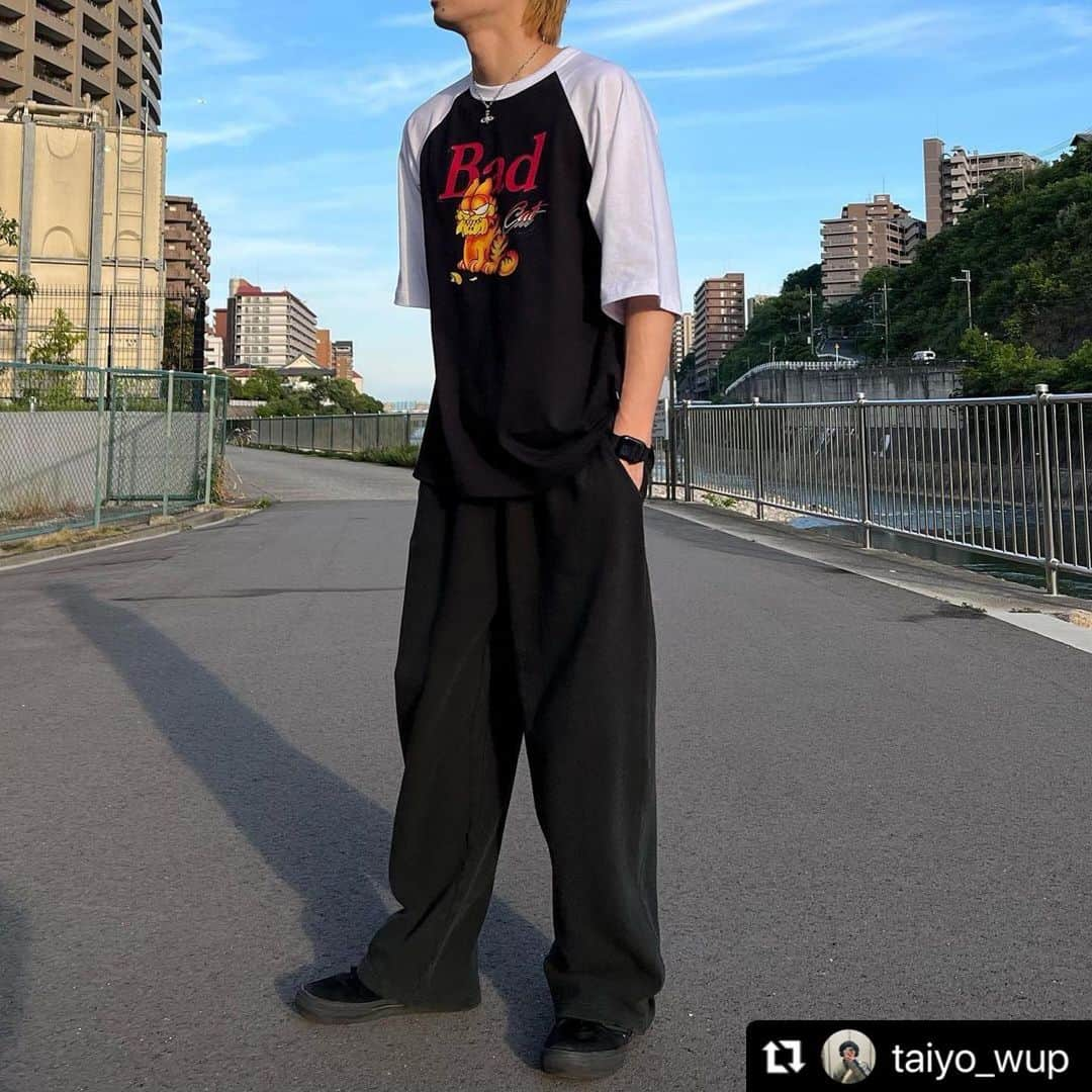 ジーンズメイトさんのインスタグラム写真 - (ジーンズメイトInstagram)「素敵にご紹介頂きました🔥 #Repost @taiyo_wup with @use.repost ・・・ ・ @jeans_mate さんから提供して頂いたTシャツ🐱 サイズ感も良くて、なんでも着回しできる👌  ・ ・ ・  #jeansmate #ジーンズメイト #古着  #古着コーデ  #古着mix  #古着好きな人と繋がりたい  #古着ストリート  #ストリートファッション  #ストリートコーデ  #tシャツ  #tシャツコーデ  #夏服コーデ #スウェットパンツ  #ラルフローレン  #fff #f4f #fffで繋がろう  #fyp  #fypシ  #ootd  #ootdfashion  #instagram  #instalike  #instadaily」5月22日 13時31分 - jeans_mate