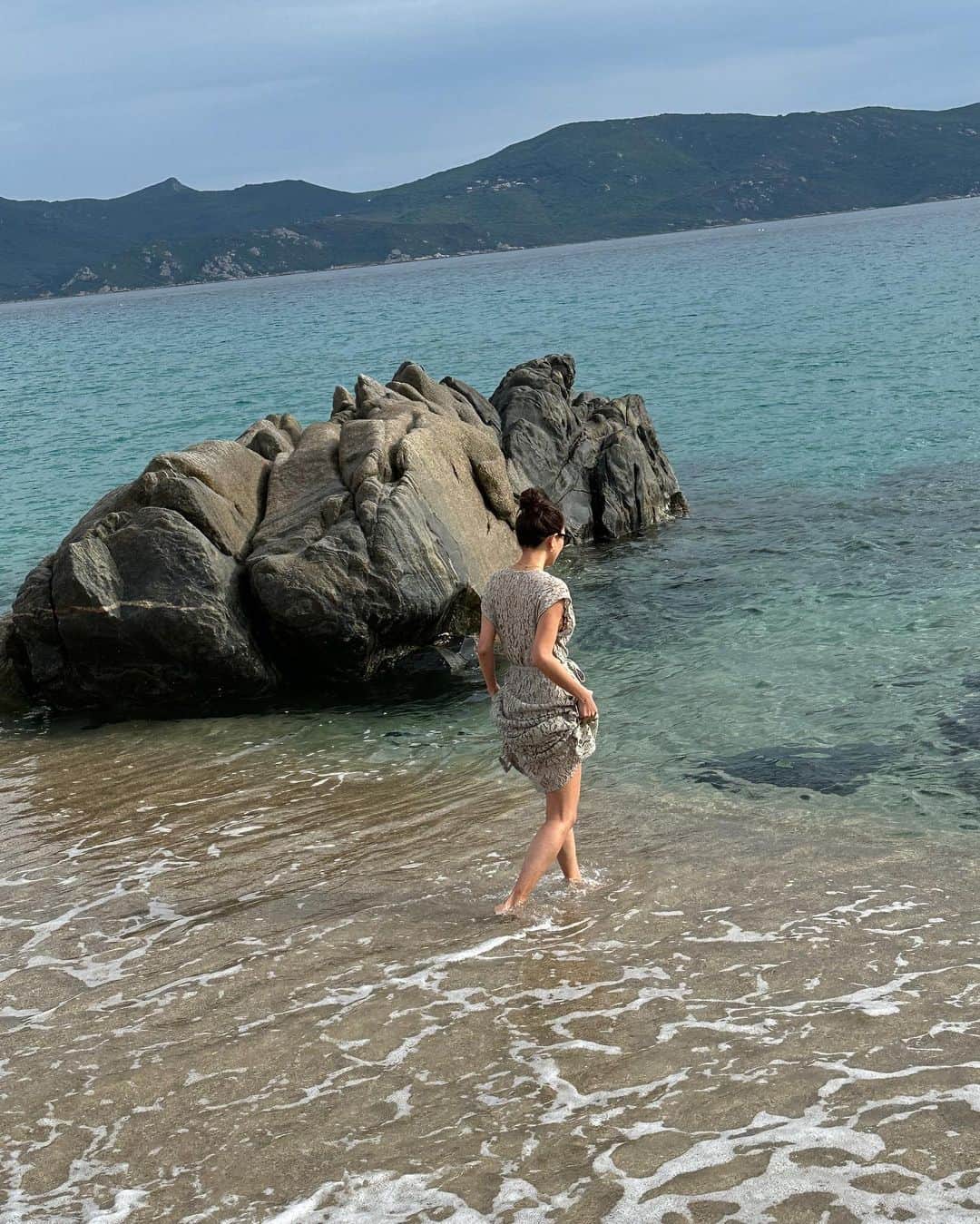 西内ひろさんのインスタグラム写真 - (西内ひろInstagram)「📍フランス/Corse  ラストはコルシカ島🇫🇷で過ごしました🙏　　　  ナポレオンが産まれた島。 海がとても綺麗で、歴史も感じられる島。  まだ海に入るには少し水が冷たく、まだ早かった😅 けど、無理やり入りましたw  #コルシカ島 #フランス #旅行好きな人と繋がりたい」5月22日 13時33分 - 0214hiro