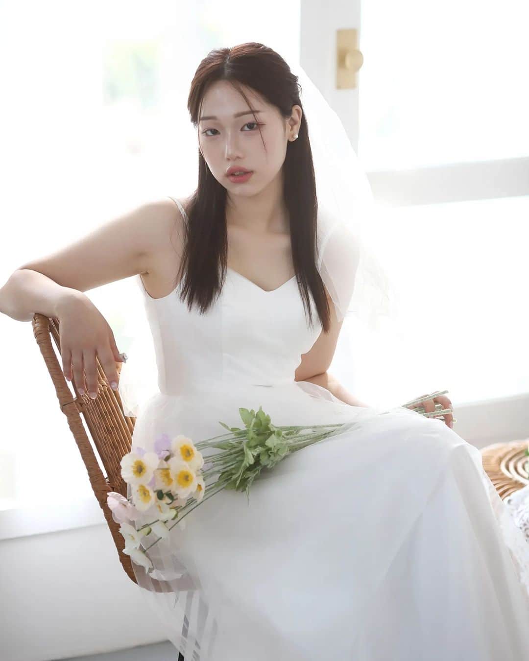 のインスタグラム：「#전대후문 #감성스팟 #드레스프로필 #자연광스냅」