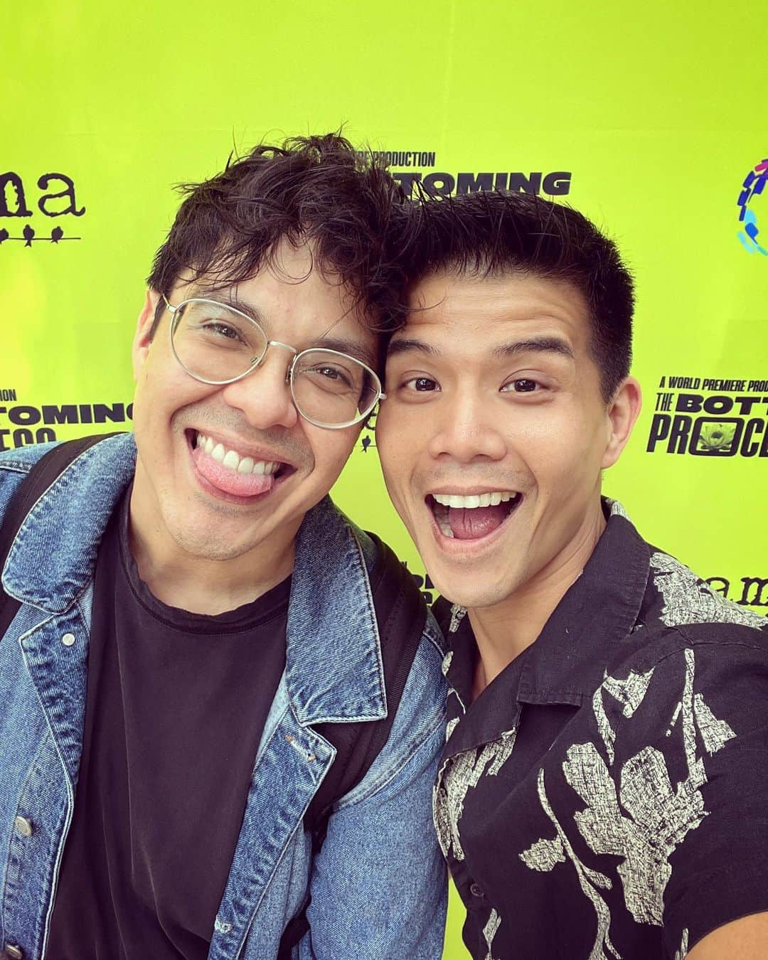 テリー・レオンのインスタグラム：「A @bwaygodspell reunion with MY “light of the world” @georgesalazar. He is giving a humorous & heartfelt star performance in #thebottomingprocess by @nicholaspilapil, directed by my buddy @rodkneetow. I am always so blown away (and brimming with pride) when I see George on stage. If you’re in LA, celebrate #lgbtqpride and #aapinh #aapiheritagemonth & see this play!」