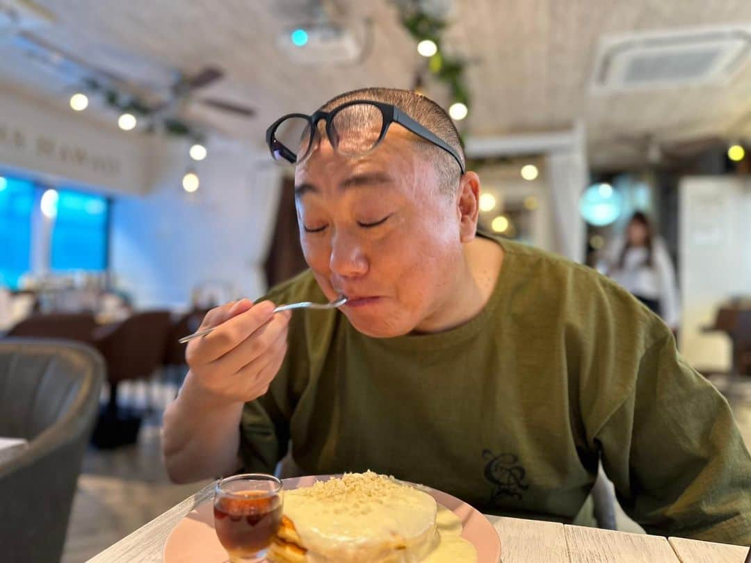 山本圭壱のインスタグラム：「パンケーキ うまし！」