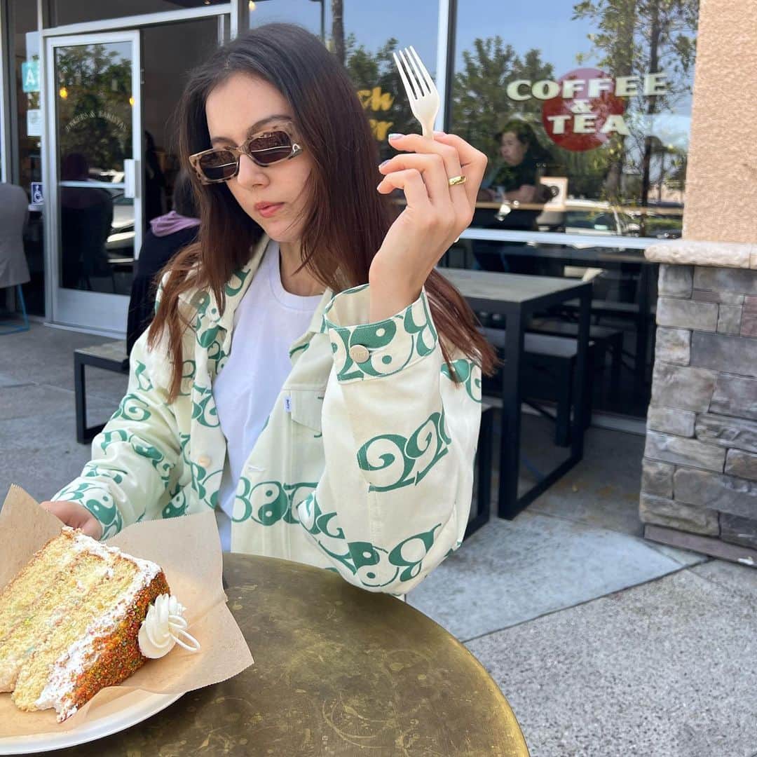 のインスタグラム：「シリアル牛乳ケーキ美味しすぎて飛んだアメリカ西海岸の思い出くぅぅぅタベタイ」