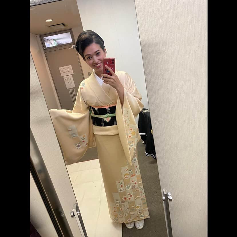 ダンドイ舞莉花さんのインスタグラム写真 - (ダンドイ舞莉花Instagram)「おいでやす〜  女将、お弥代どす🤍  #歳三を愛した女 #musicaltheatre #musical #theatre #opera #オペラ #performer #singer #kimono #japan #fukushima #aizuwakamatsu #会津若松 #福島 #新選組 #THELEGEND #ザレジェンド #會津風雅堂」5月22日 14時33分 - mdandoy18