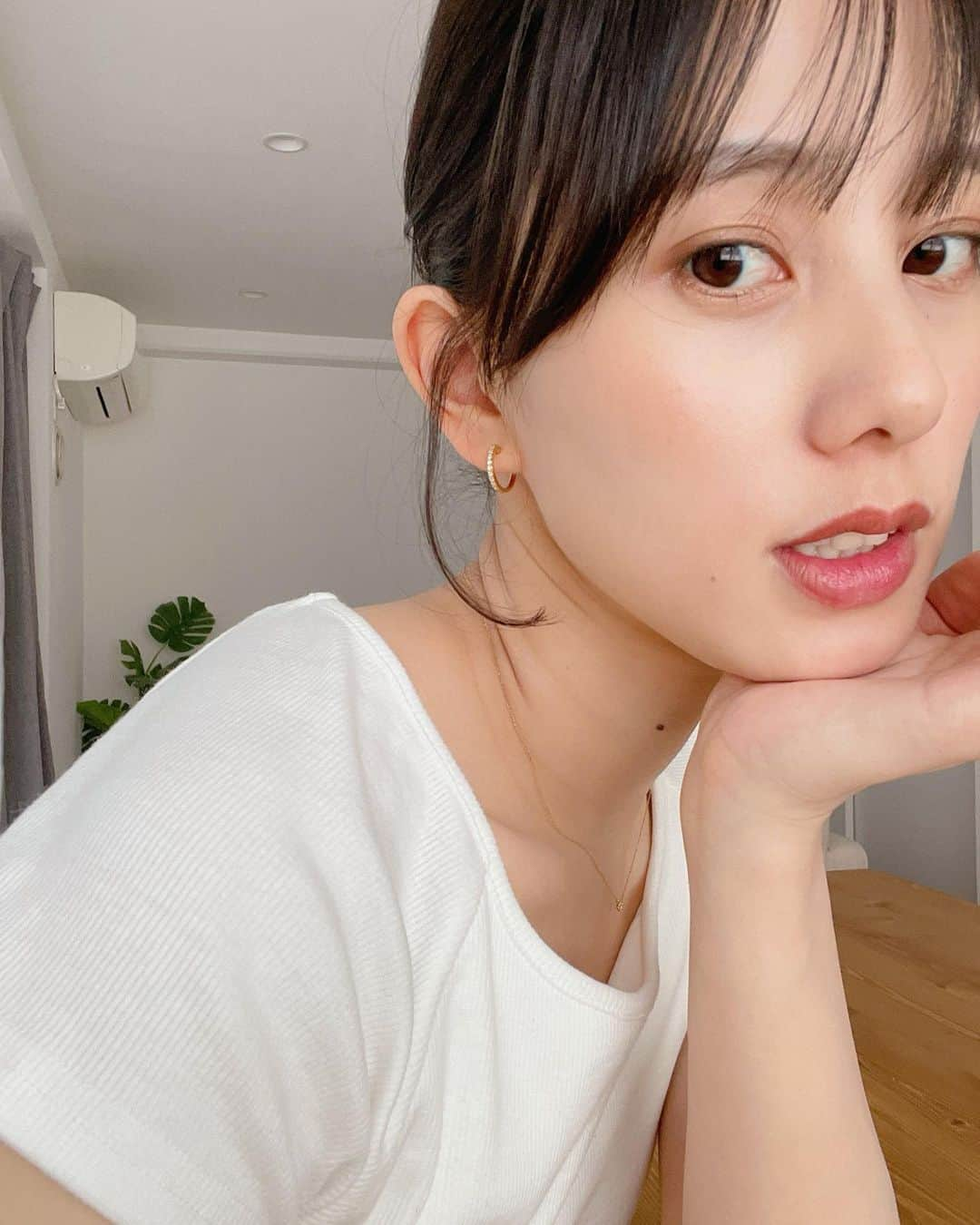 奥村真友里さんのインスタグラム写真 - (奥村真友里Instagram)「家でいい感じに撮れるとこ見つけた👀今さら笑」5月22日 14時40分 - mayuri_okumura