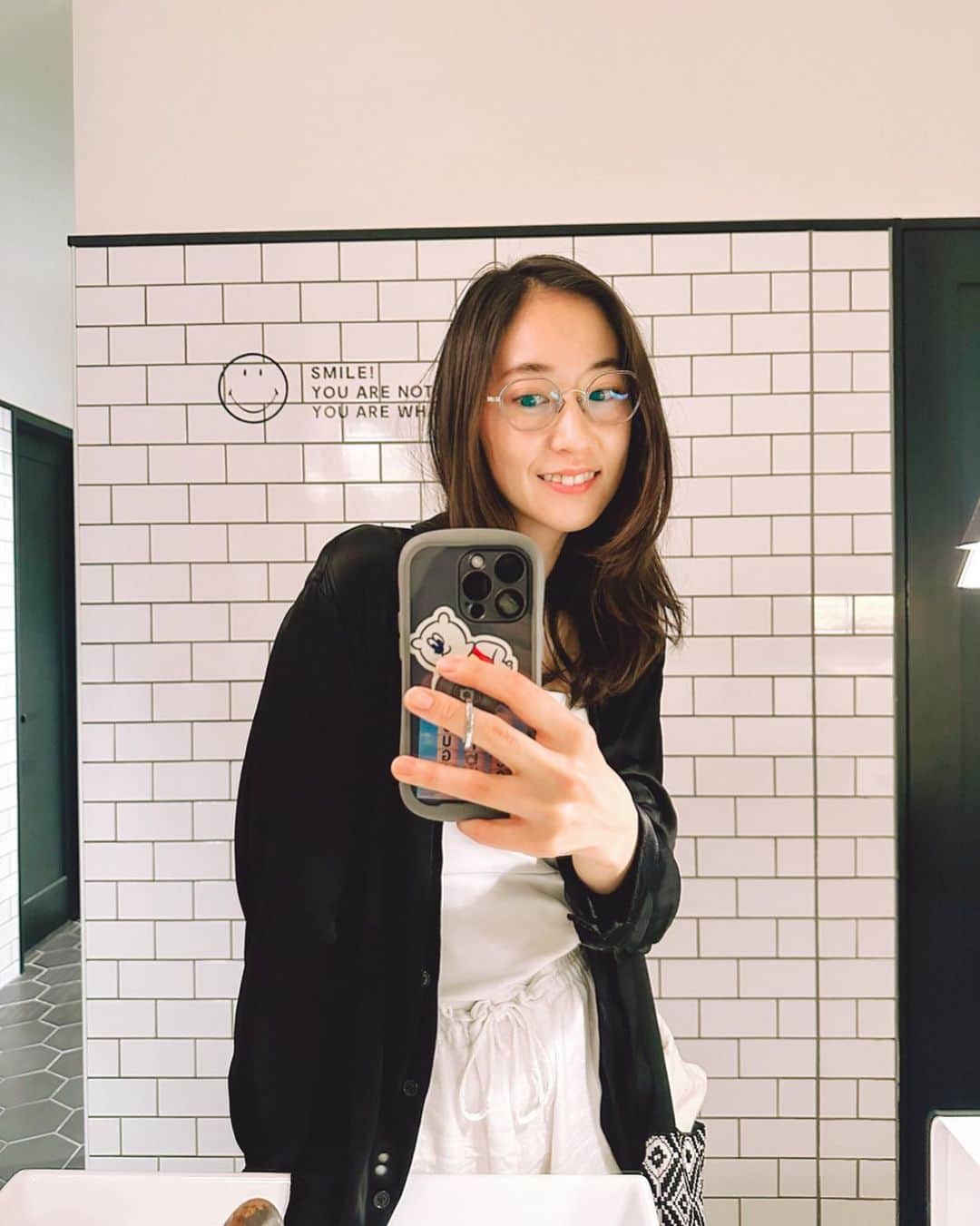 鮎川桃果のインスタグラム：「久々に👓(@kearny_eyewear ) 衣装合わせしてきた」