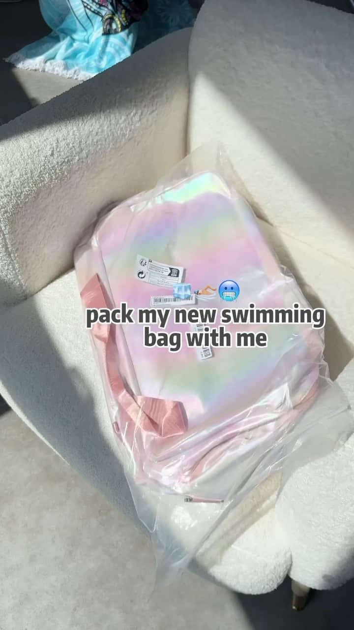 SHEINのインスタグラム：「Don’t be a fish out of water and forget the essentials, bag the perfect swim setup with our pool-packed guide! 🏊🥽 What are you packin‘ to make your dive divine? 👇  🔎14428456 13684896 12958217 13051113 2801416 14740538 10753146 2300495 14740696 11247948 12226657 13102299 13925833 14025913 14299806 14335361 12395430 15268492  #SHEIN #SHEINforAll #SHEINstyle #fashion #chic #saveinstyle」