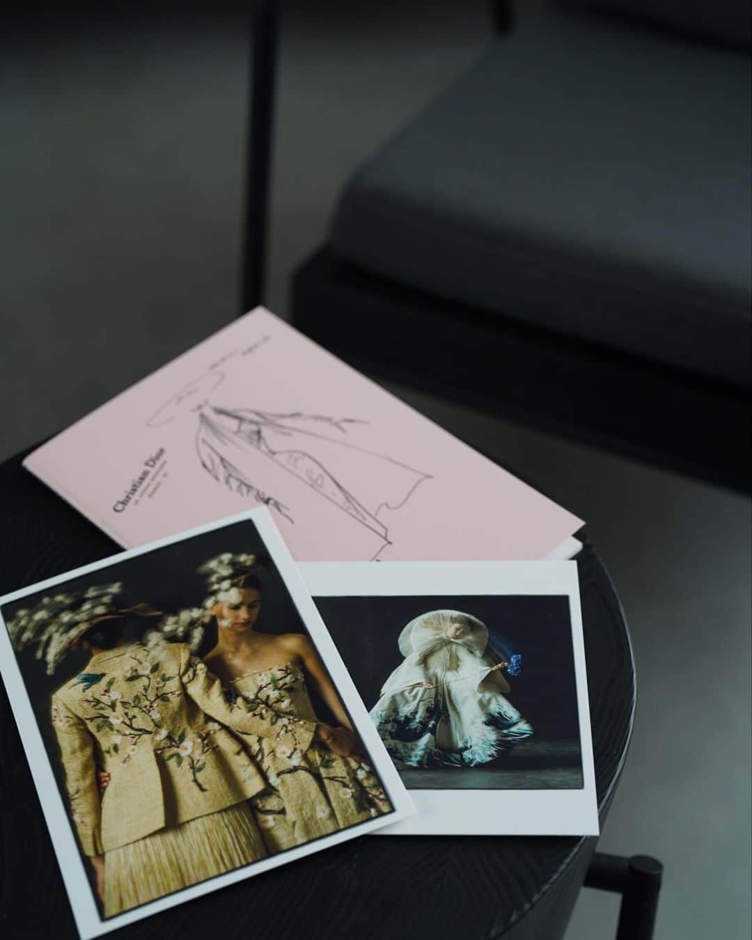 大橋菜央のインスタグラム：「Christian Dior Designer of Dreams🪡 . . . 素敵すぎたDIOR展の名残を ここにも🫶🫧 . . . thx @hiroko_kojima.nailworks  #dior展  #christiandior」