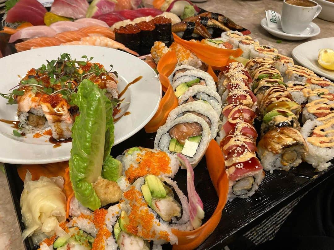 上原ひろみさんのインスタグラム写真 - (上原ひろみInstagram)「DAY 3 at Yoshi’s. Amazing sushi platter!! Thank you so much chef!!!」5月22日 15時51分 - hiromimusic