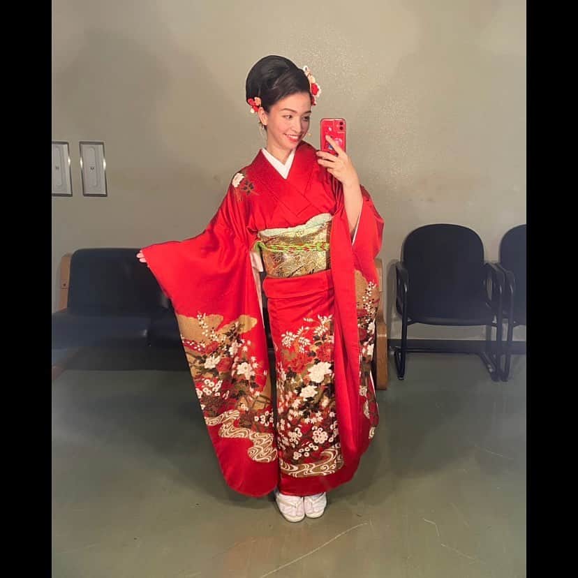 ダンドイ舞莉花のインスタグラム：「うち、 三本木「吉田屋」の、 お弥代と申します👘  #歳三を愛した女 #musicaltheatre #musical #theatre #opera #オペラ #THELEGEND #ザレジェンド #performer #singer #kimono #japan #fukushima #aizuwakamatsu #会津若松 #福島 #會津風雅堂 #新選組 #幕末オペラ新選組外伝」