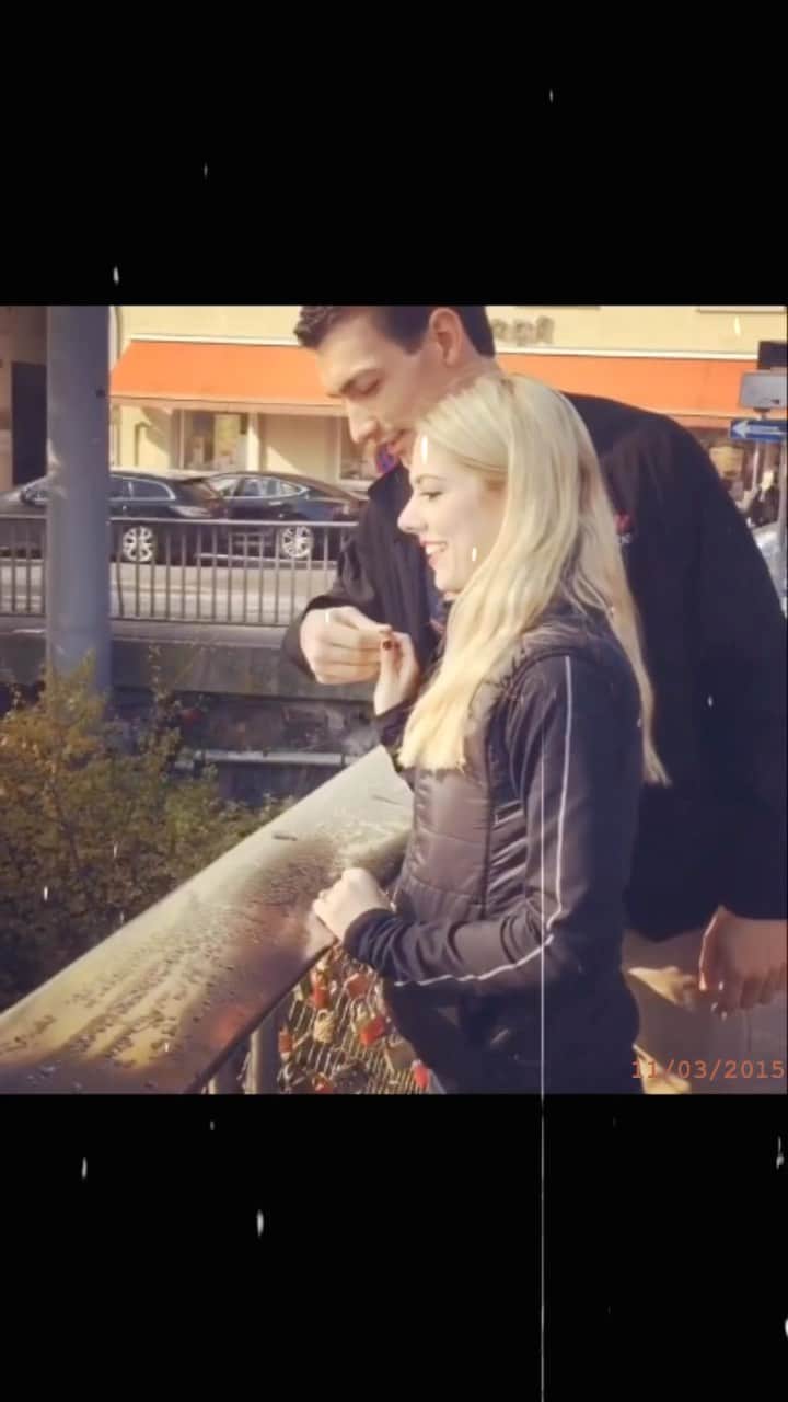アレクサ・シメカのインスタグラム：「😘🔐」