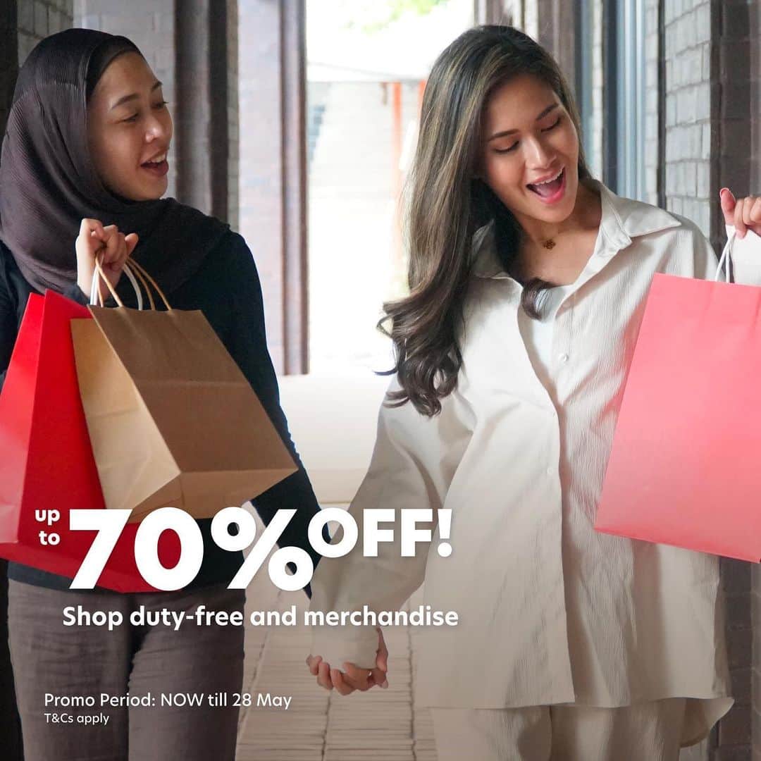 エアアジアさんのインスタグラム写真 - (エアアジアInstagram)「We bring you the BIGGEST SALE of the month! 🥳✨  Deals up to 70% OFF, with LOWEST FARES on any airlines, 30% OFF on the best stays while you earn 5X airasia points per transaction! 💯✨  #airasiasuperapp #weeklydeals #supersale」5月22日 16時19分 - airasiasuperapp