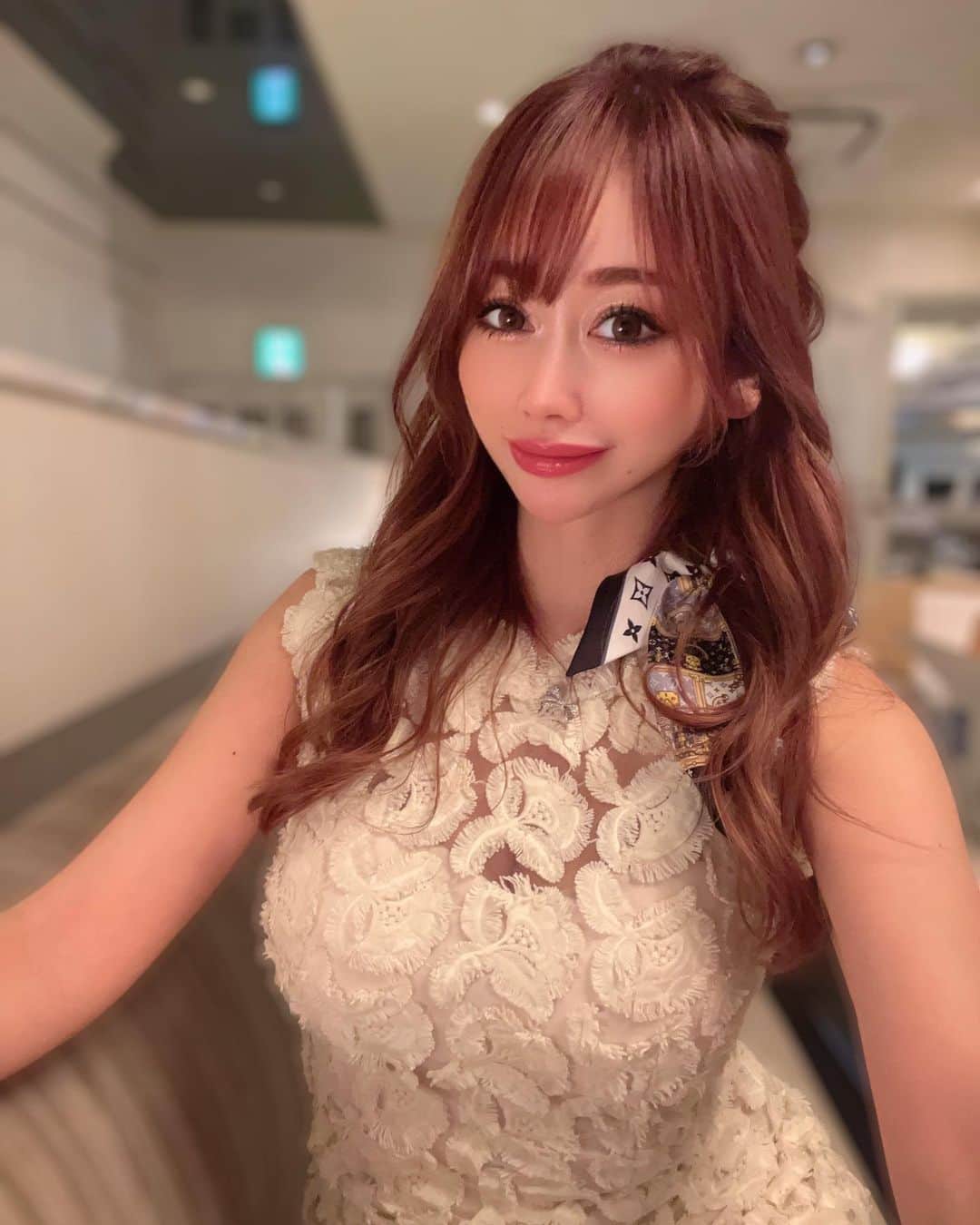 のインスタグラム：「Monday🌞  #andy#ドレス #ホワイトステージ#星咲るい#錦#キャバクラ」