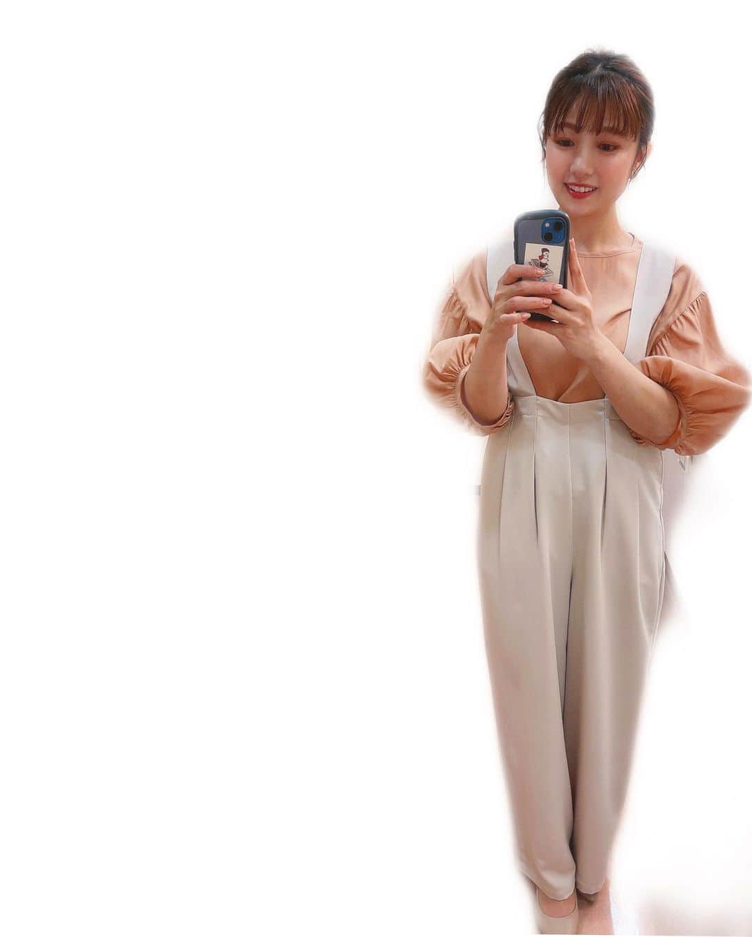 川崎優さんのインスタグラム写真 - (川崎優Instagram)「. . サロペット🐕 . #バリはや #スタジオ衣装」5月22日 16時28分 - yuu__noir