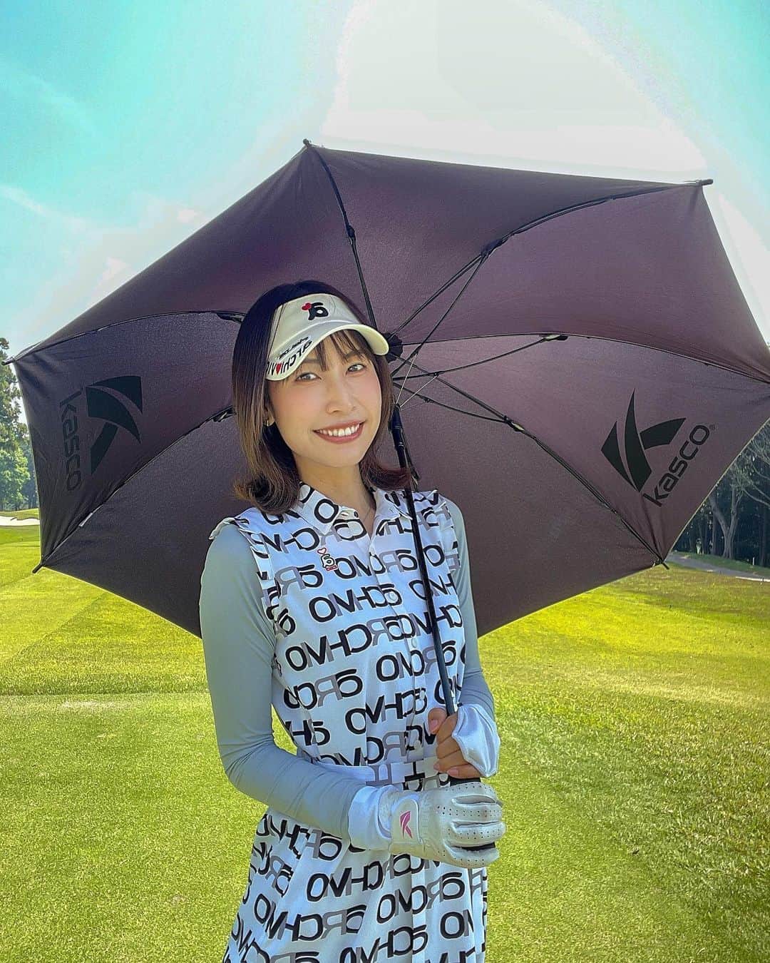 米澤有さんのインスタグラム写真 - (米澤有Instagram)「急に暑くなりましたね‼︎☀️ ご体調崩されないように、お過ごし下さい😣💗  #日傘女子 #夏の必需品 #golf  #ワンピース #onepiece #golfgirl #アルチビオ #archivio #ゴルフウェア #golfwear #golfing」5月22日 16時38分 - yu.u.yonezawa