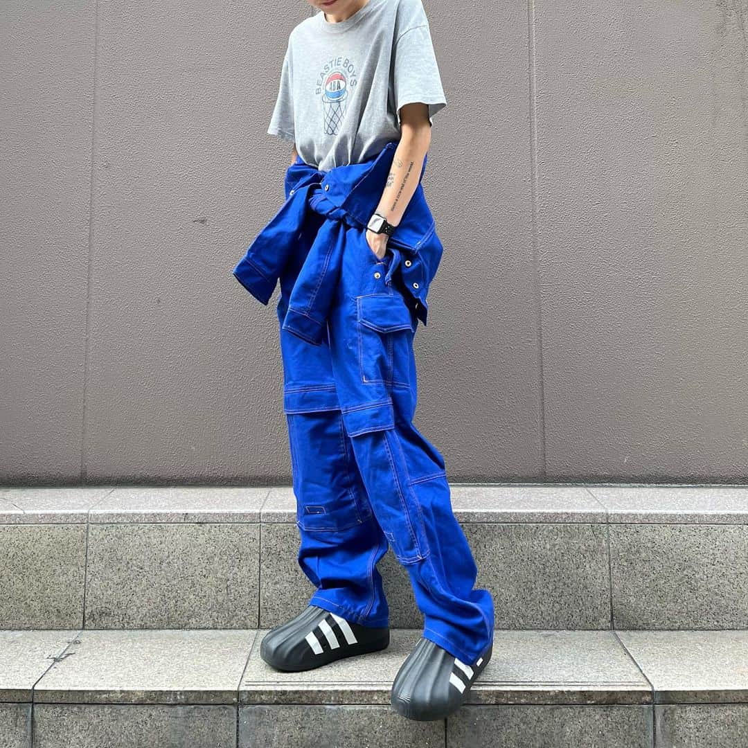 ジャムルのインスタグラム：「BLUEダック地 ALL in ONE ¥8900+tax(9790) . 2000's　BEASTIE BOYS ¥10800+tax(11880) . WEB SHOPに入荷しております。 是非ご覧ください。 jammru.com  #お問い合わせはお電話で承ります #jammru#jammru_style  #osaka  #fashion  #streetstyle  #streetfashion  #vtg  #vintage  #used  #usedclothing  #古着 #古着屋 #ファッション #70s #80s #90s」