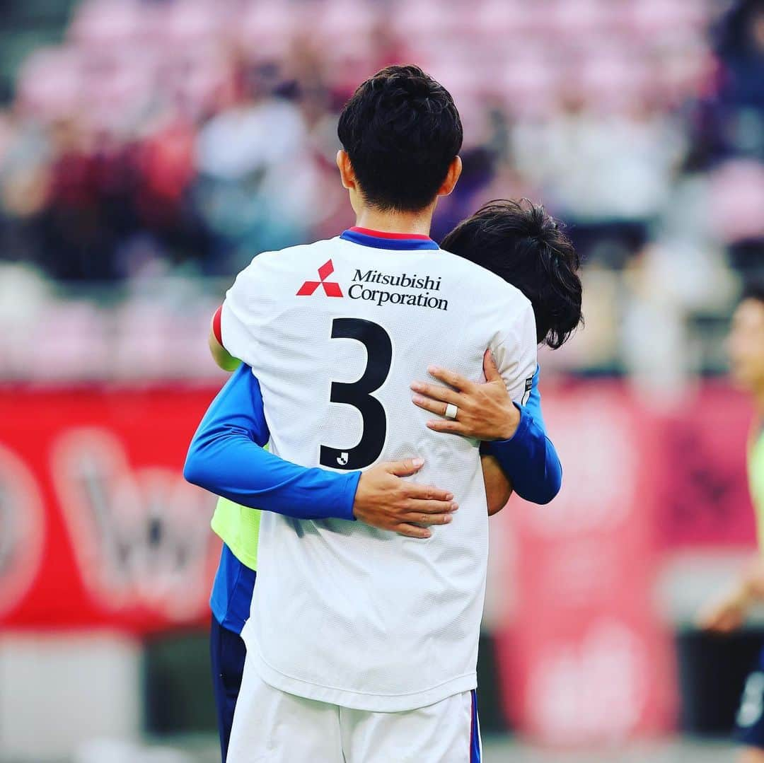 FC東京オフィシャルグッズさんのインスタグラム写真 - (FC東京オフィシャルグッズInstagram)「🔵🔴 vs #鹿島アントラーズ   2人の絆はいつまでも。  #森重真人 #昌子源 選手 @masatomorishige  @fctokyoofficial  #FC東京 #fctokyo #tokyo」5月22日 16時51分 - fctokyoofficial