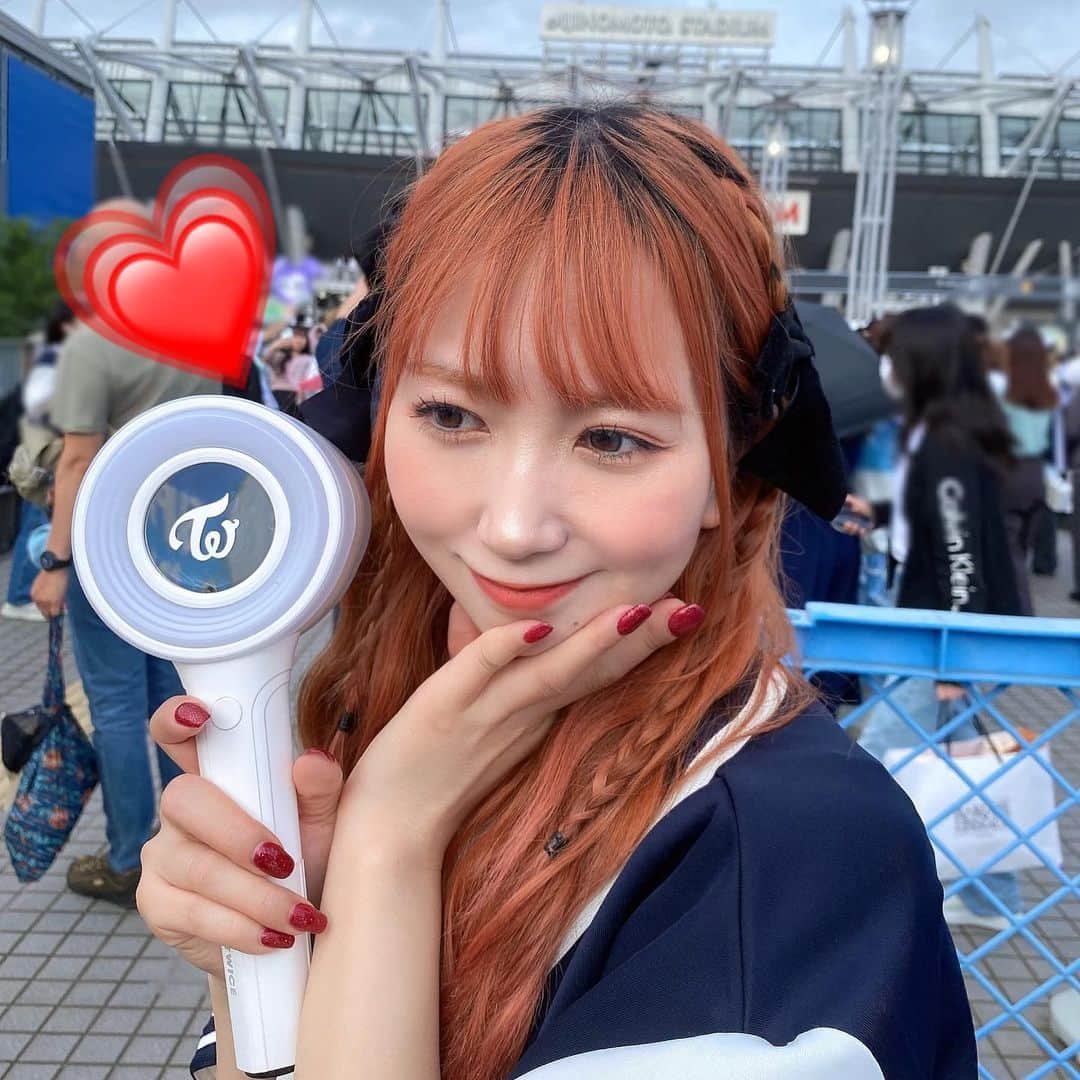 杉山優華のインスタグラム：「❤️❤️🎤 . . . . ずっと楽しみにしてたtwiceのライブに行ってきました😢❤️ 可愛かったな…涙でた…最高… . . #twice #twice_5th_world_tour #once #live #japanesegirl #japan #fyp #instagram #instagood #instalike #ootd #рор」