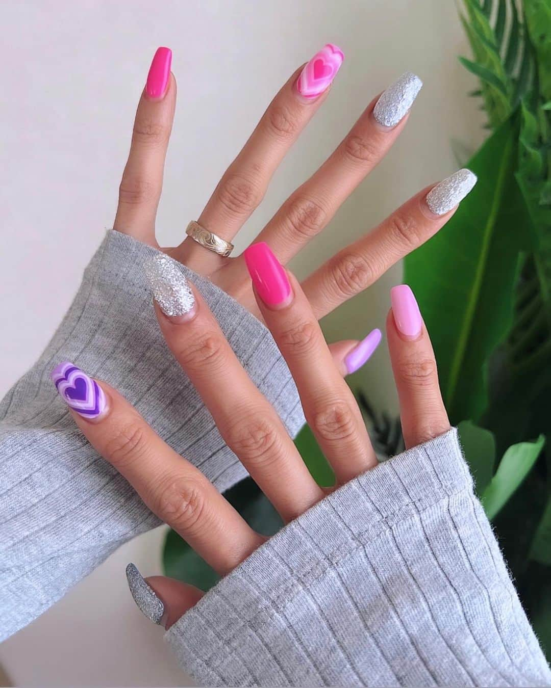 ゆん（並木優奈）さんのインスタグラム写真 - (ゆん（並木優奈）Instagram)「new nails🦄💖  ピンクとパープルが好き♡  @lapis_aoi さんに可愛くしていただきました！ ハートのアート綺麗すぎて興奮🫀  #newnails」5月22日 17時51分 - yunaaaaa.x