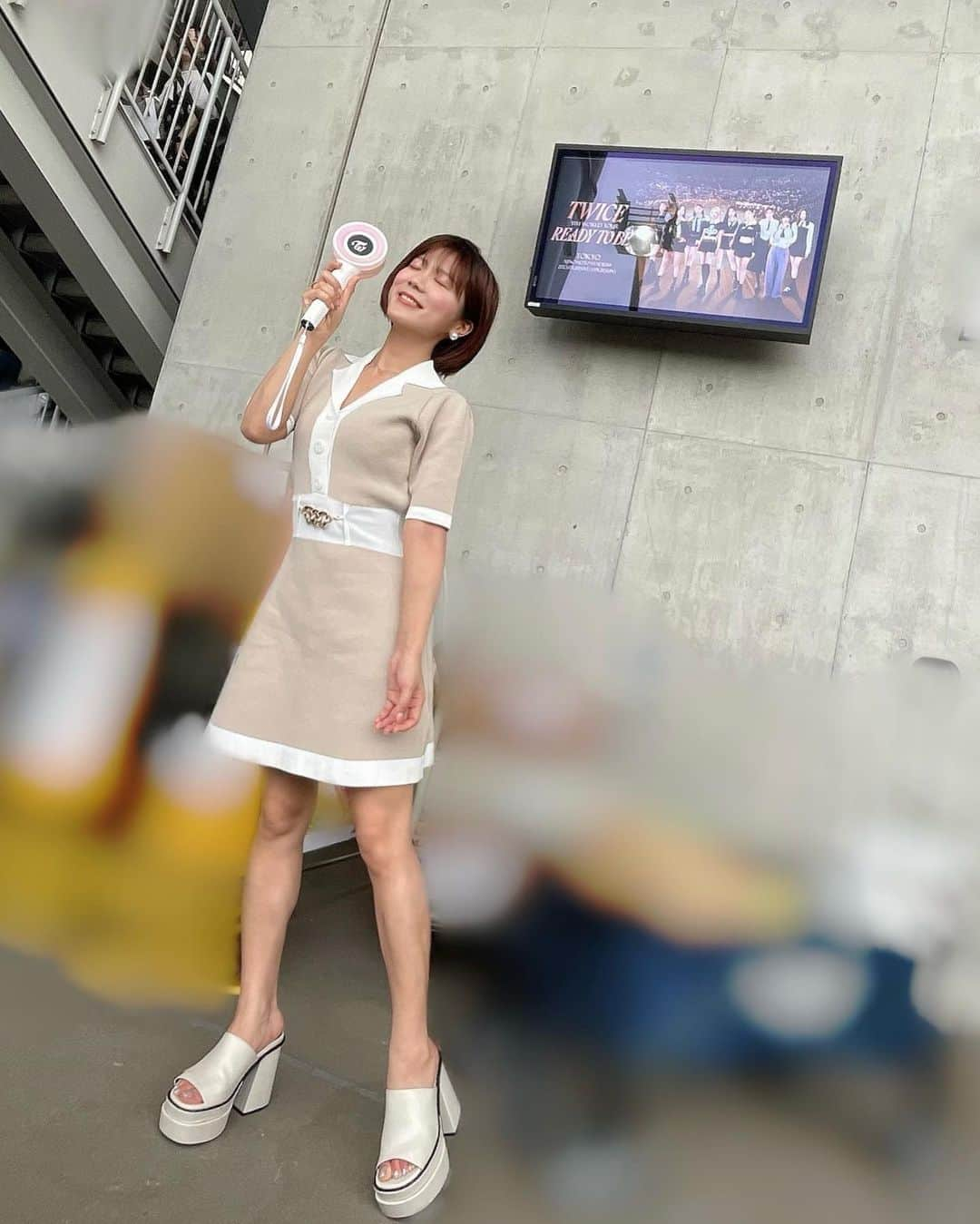 海江田麻貴さんのインスタグラム写真 - (海江田麻貴Instagram)「ㅤㅤㅤㅤㅤ  ㅤㅤㅤㅤㅤ TWICEは本当に、サポートメンバーやスタッフさん、 ONCEをとても大切にしていて感動しましたのです🥹🩷  ㅤㅤㅤㅤㅤ とっっっってもすてき🫶🩵 ㅤㅤㅤㅤㅤ ㅤㅤㅤㅤㅤ 可愛い！！！とか、かっこいい！！！とか、一生懸命！！！ すてき！！！最高！！！🩷ていうポジティブなパワーを いっぱい吸収できた最幸な時間🥳  ㅤㅤㅤㅤㅤ これでまたなんでもがんばれそう👼 私は元々ももりん可愛い〜と思っていたのだけど 今回で➕ジヒョちゃんの虜になってしまいました🥳🧡🧡🧡 静止画では分からない、人間味や歌唱力も魅力が溢れすぎていて 本当に観に行ってよかったと思いました🫶🧡だいすき🧡  ㅤㅤㅤㅤㅤ  ㅤㅤㅤㅤㅤ  ㅤㅤㅤㅤㅤ  ㅤㅤㅤㅤㅤ  ㅤㅤㅤㅤㅤ#twice_5th_world_tour #twice #jihyotwice #momotwice #味の素スタジアム #味スタ #ライブ参戦 #japanesegirl #日本女孩 #once」5月22日 18時06分 - _makiii0924_