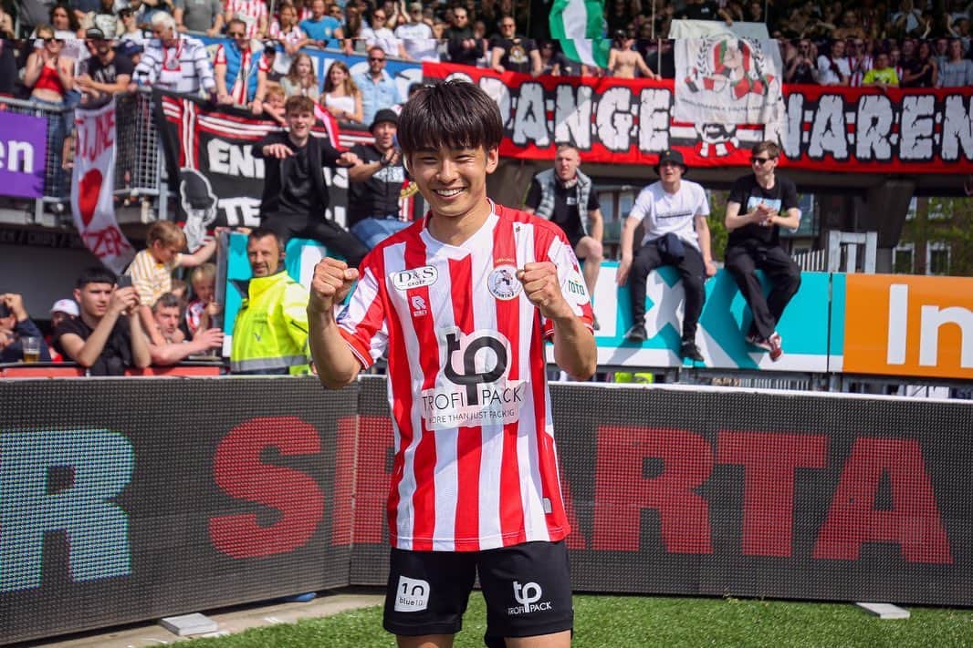 のインスタグラム：「勝ち最高！！ 点取るの最高！！ #spartarotterdam」