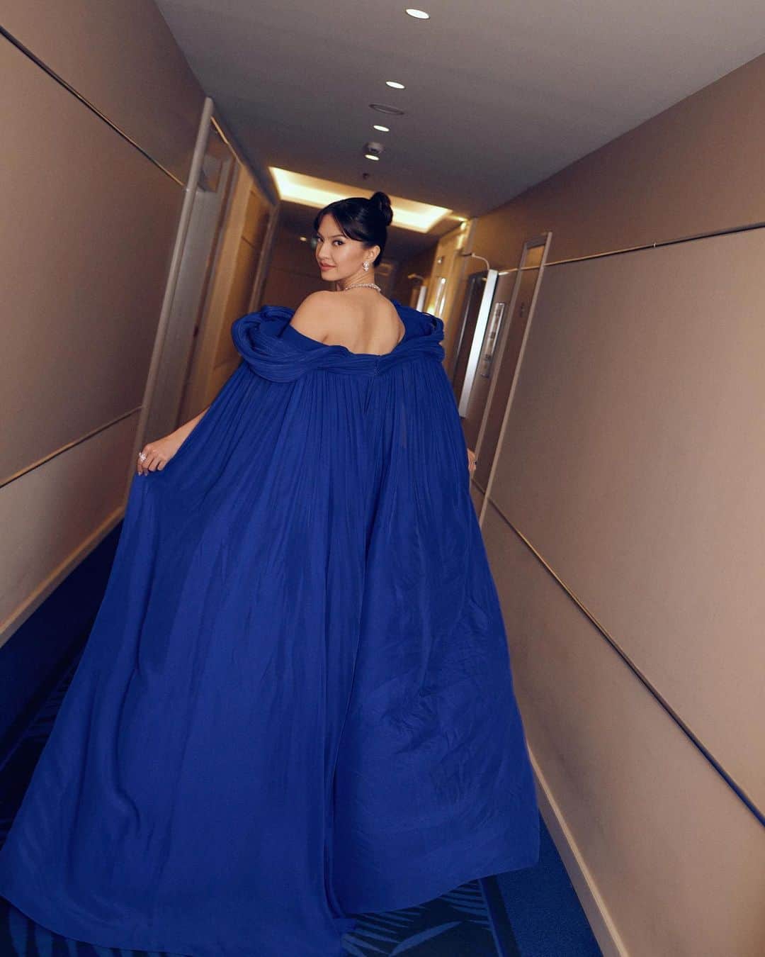 ラライン・シャーさんのインスタグラム写真 - (ラライン・シャーInstagram)「#Cannes2023  Thanks for making it an evening to remember   Photographer @stepanfilenko  Jewelry @chopard  Dress @gauravguptaofficial @stevendoanstyle @maisonbose @boseh1  Makeup by @danielkolaricmakeup using @patmcgrathreal #patmcgrathlabs  Hair by @virginie.pineda using @dessangeparis   #ChophardLovesCinema #festivaldecannes」5月22日 18時26分 - ralineshah