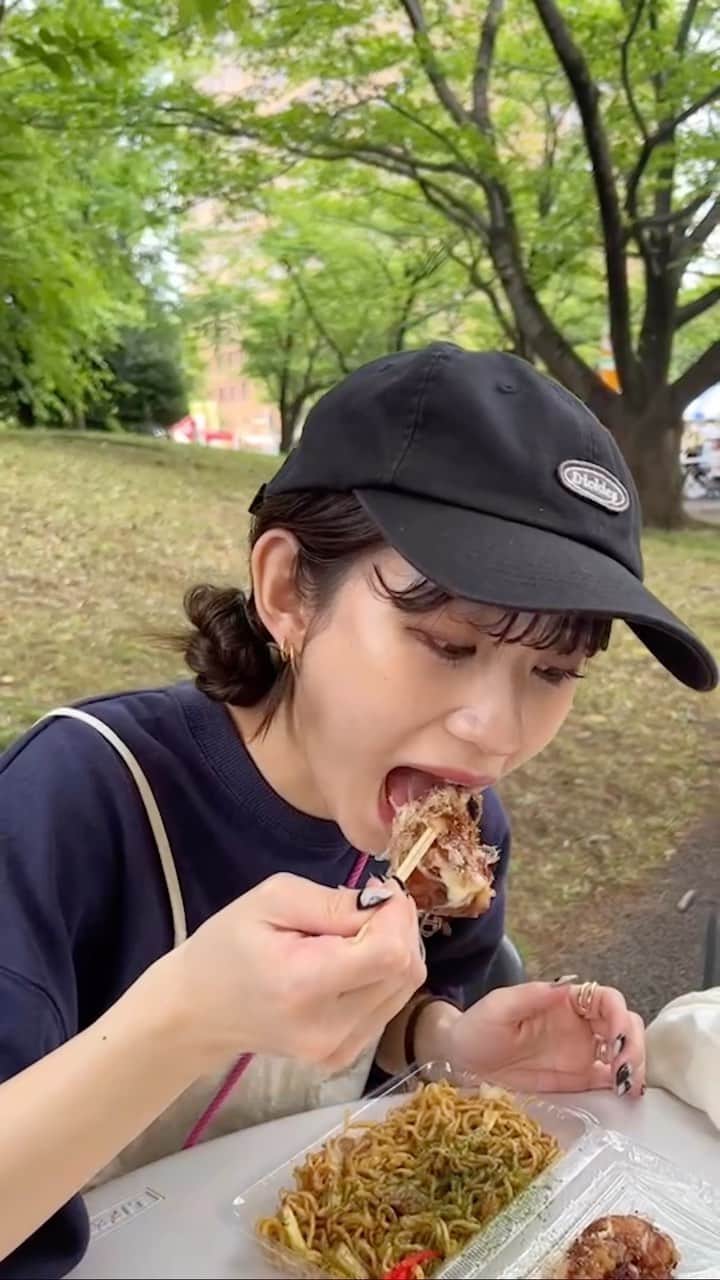 田南輝一のインスタグラム：「よく食べる嫁(@k.r0303 ) . . イベントが増えてきてお祭りとかレジャーとかに行くんですが、毎回そこのグルメを夫より堪能してます。  そしてタンがあれば絶対に食べるタン好き嫁です。 これからもどんどん撮っていこうと思います。   #嫁  #タン好き  #お祭り  #水着  #嫁の手料理  #家庭のキャッチャー」