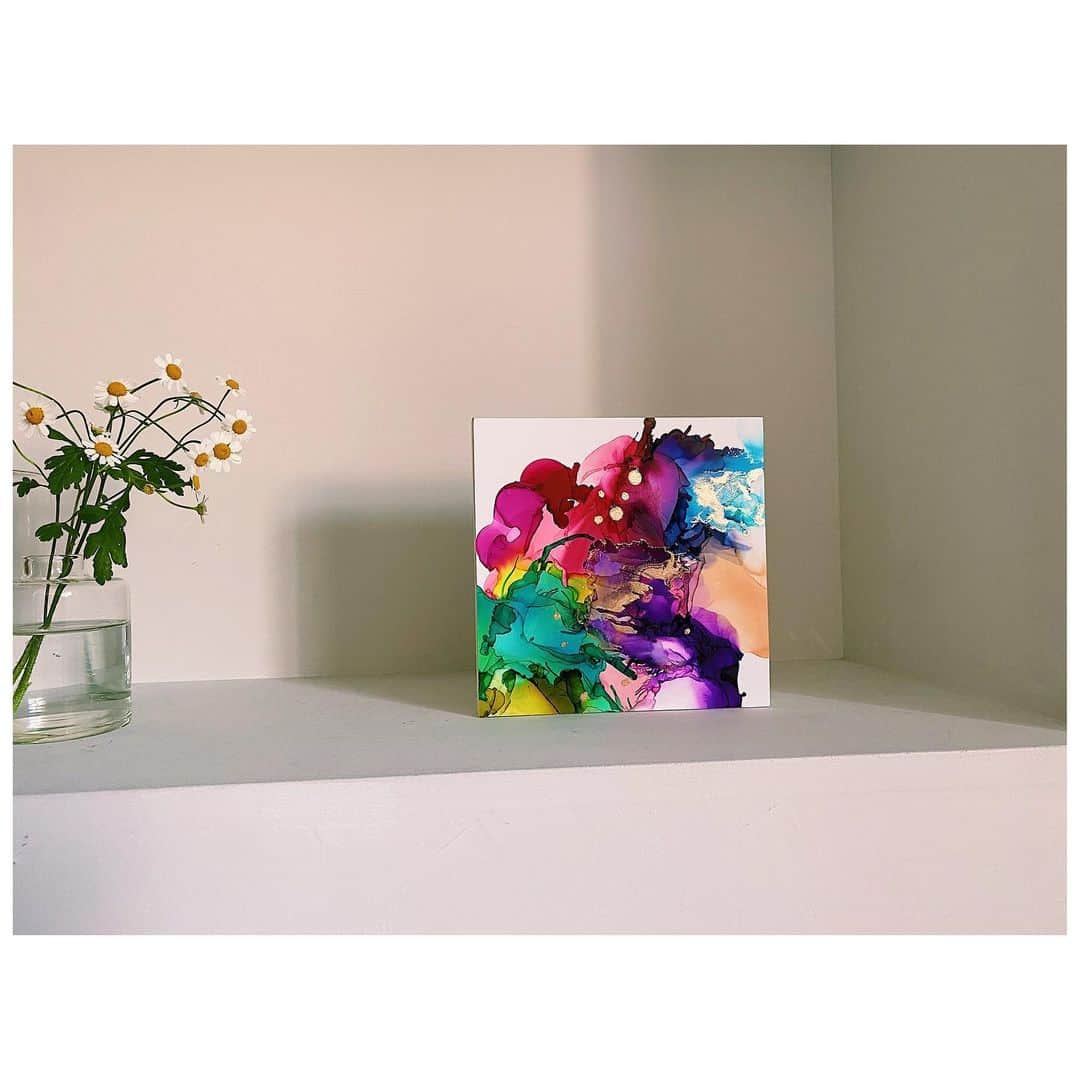 高畑充希のインスタグラム：「最近描いたモノ🎨 編んだモノ🧶  ズブズブとものを作っている時間は幸せですね。  Unknownもあと少しで撮了っ。 明日は6話だね、 みて血ょ🩸」