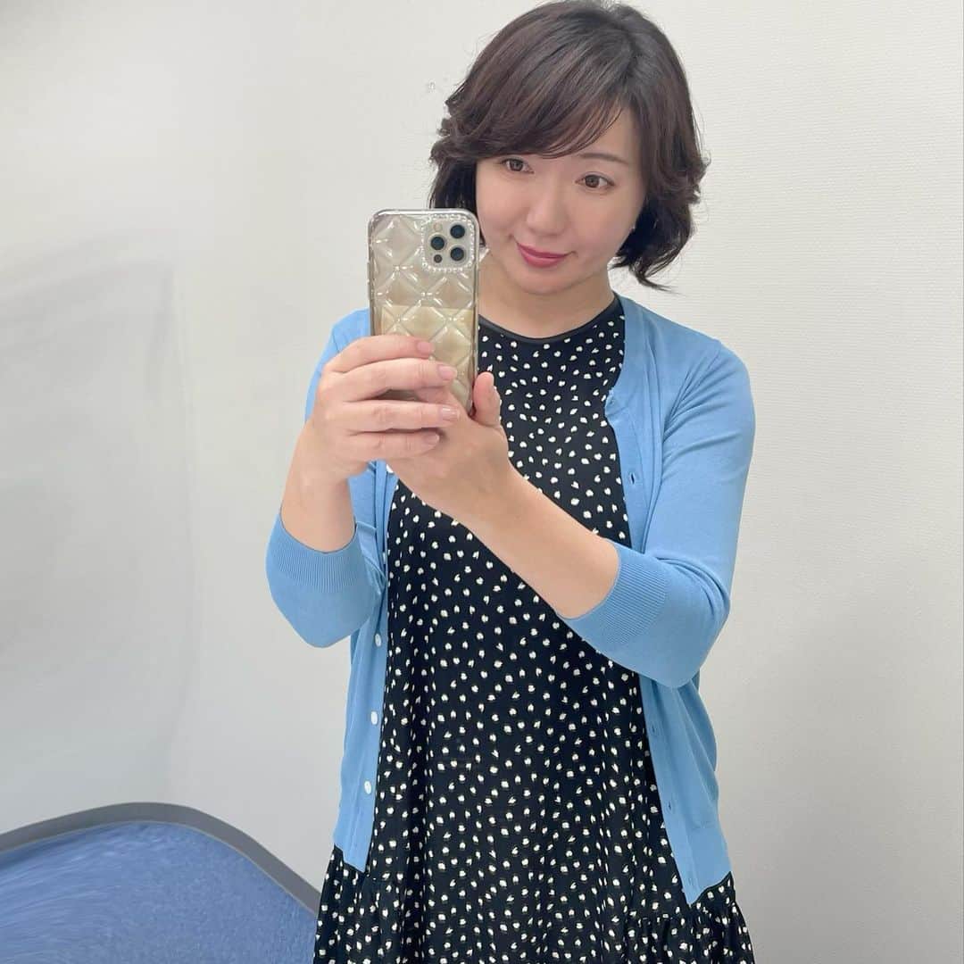 角田華子のインスタグラム：「先週の #福岡ニュースファイルcube  #番組衣装 #グレディブリリアン  #ワンピース #カーデガン  でした  また#今週もよろしくお願いします」