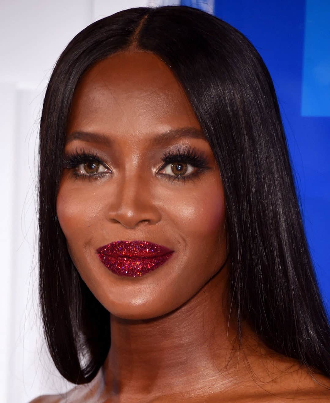 British Vogueさんのインスタグラム写真 - (British VogueInstagram)「As #NaomiCampbell turns 53 today, Vogue charts the trailblazing supermodel’s beauty evolution over the years – and revisits some of her most memorable looks at the link in bio. The recurring theme? Whether she’s sporting a geometric bob or gothic dark lips, the timeless beauty gets it right every time.」5月22日 19時00分 - britishvogue
