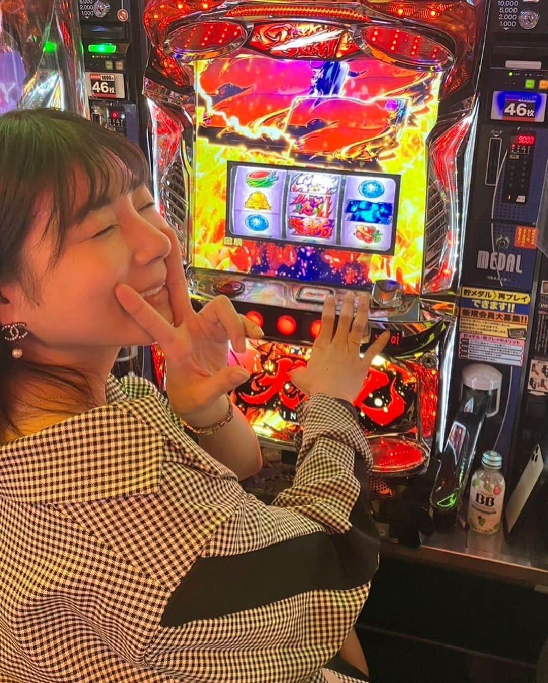 佐藤夢さんのインスタグラム写真 - (佐藤夢Instagram)「なんばアムザ付近🎰✨  朝早くからファンの人たちが駆けつけてくれたり、お客様とゆうぎだいのお話で盛り上がりながら実践はスタート👏  前半戦も後半戦もボロボロでしたが…  実践結果✍️  投資−2350枚 回収+2447枚 収支0枚✨  後半戦お財布すっからかん…からの犬夜叉🐶✨  もう諦めてたし心ズタボロだったけど ファン皆様が愛にきてくれてお客様とも沢山仲良くしてもらえたから見事持ち直しせました😭㊗️  今回はマイク挨拶もさせてもらえたり、最後は色紙のじゃんけん大会もできました✌️  マイクでご紹介もできたので、色んな方から声かけてもらえたりスタッフ皆様ともお話しできて嬉しかったです☺️💕  仲良くしてくれた、お客様とスタッフ皆さんありがとうございました‼️  そして飲食店の方や、美容師さんや知り合いの皆様も応援に駆けつけてくれて本当にありがとうございました🥰  そして愛に来てくれたファンの皆様、少しでも駆けつけてくれてホントにありがとうね😘😘  感謝です🥲👏👏  次回はプラスになれます様に3回戦もできますように‼️  お偉いさーん！呼んでくださいねー🤣🤣  ディレクターの皆様もお疲れ様でした🙏💕  #なんばアムザ付近」5月22日 19時01分 - dreamsatoo